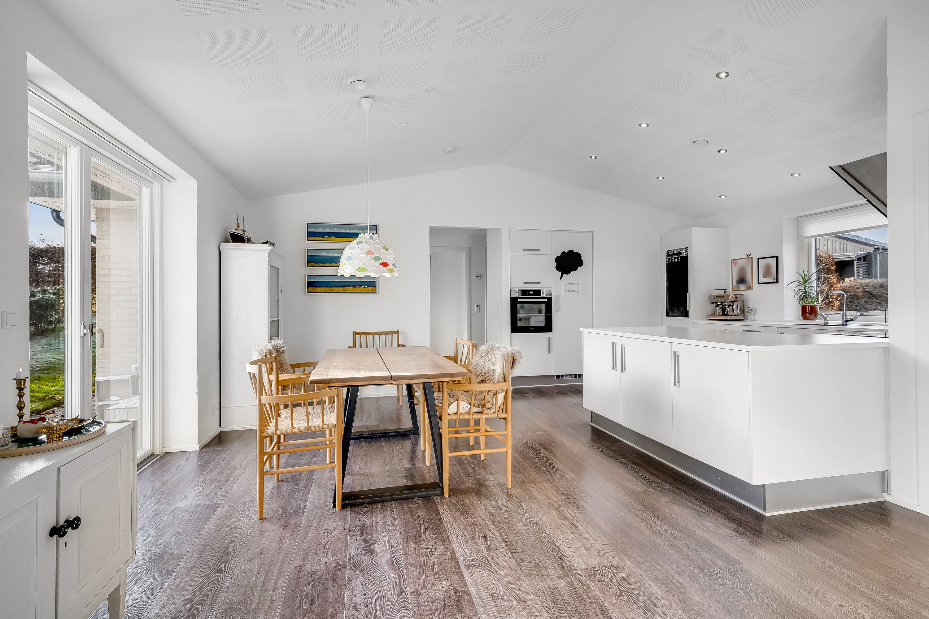 Fremhævet køkken alrum billede i fuldskærmstilstand. Billede af Under Egen 45, Halgårde, 7500 Holstebro