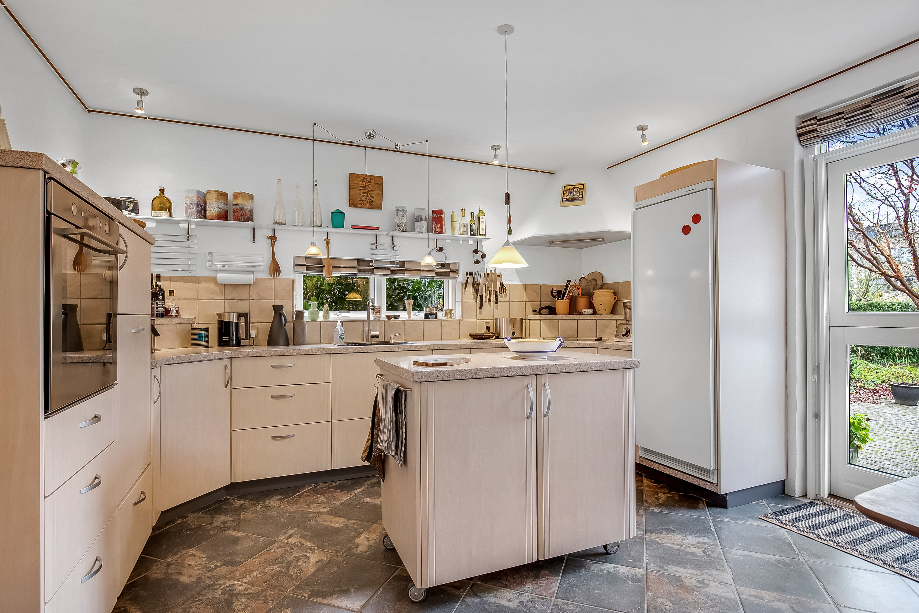 Fremhævet køkken alrum billede i fuldskærmstilstand. Billede af Hannerupvænget 4, 7000 Fredericia