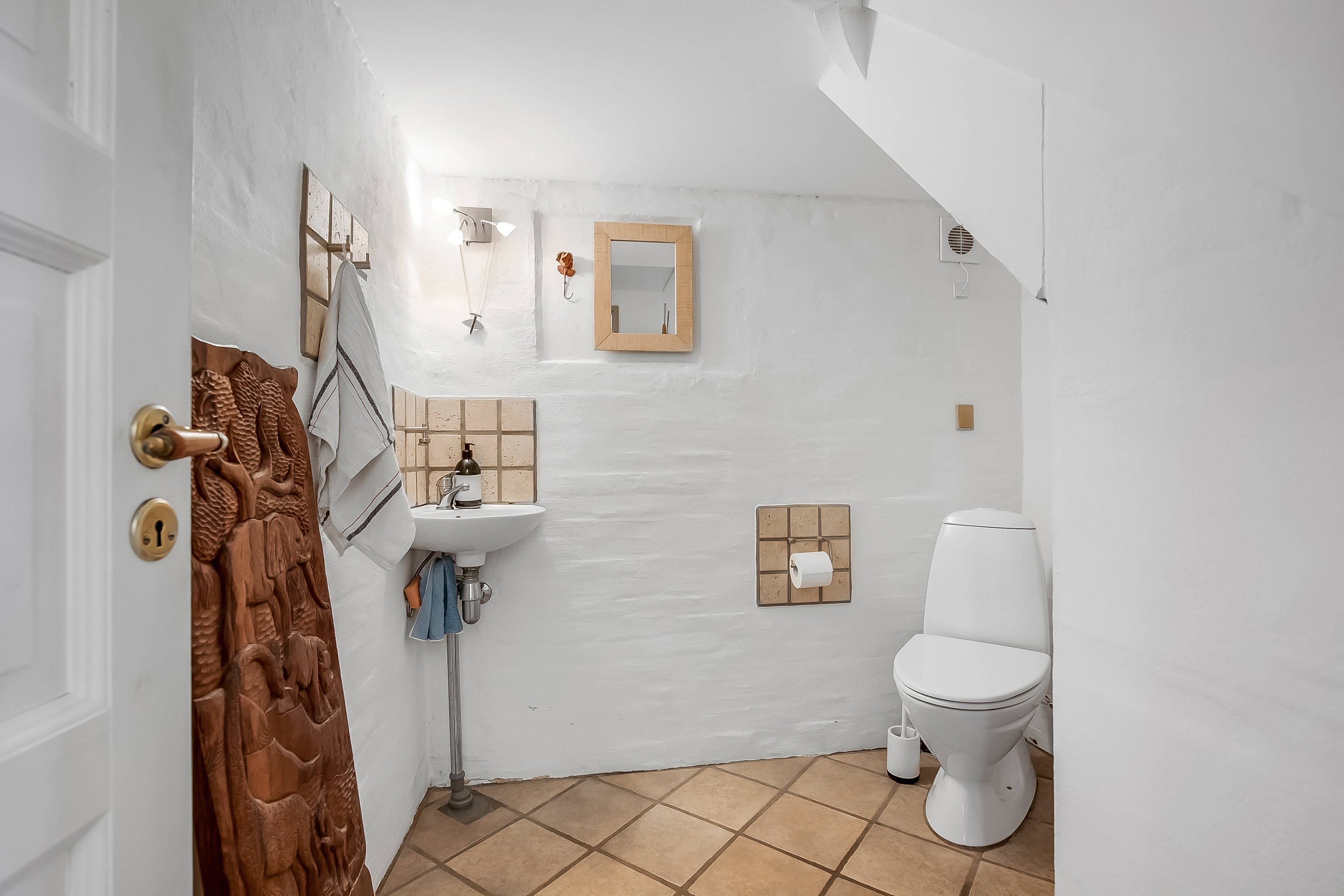 Fremhævet gæstetoilet billede i fuldskærmstilstand. Billede af Hannerupvænget 4, 7000 Fredericia