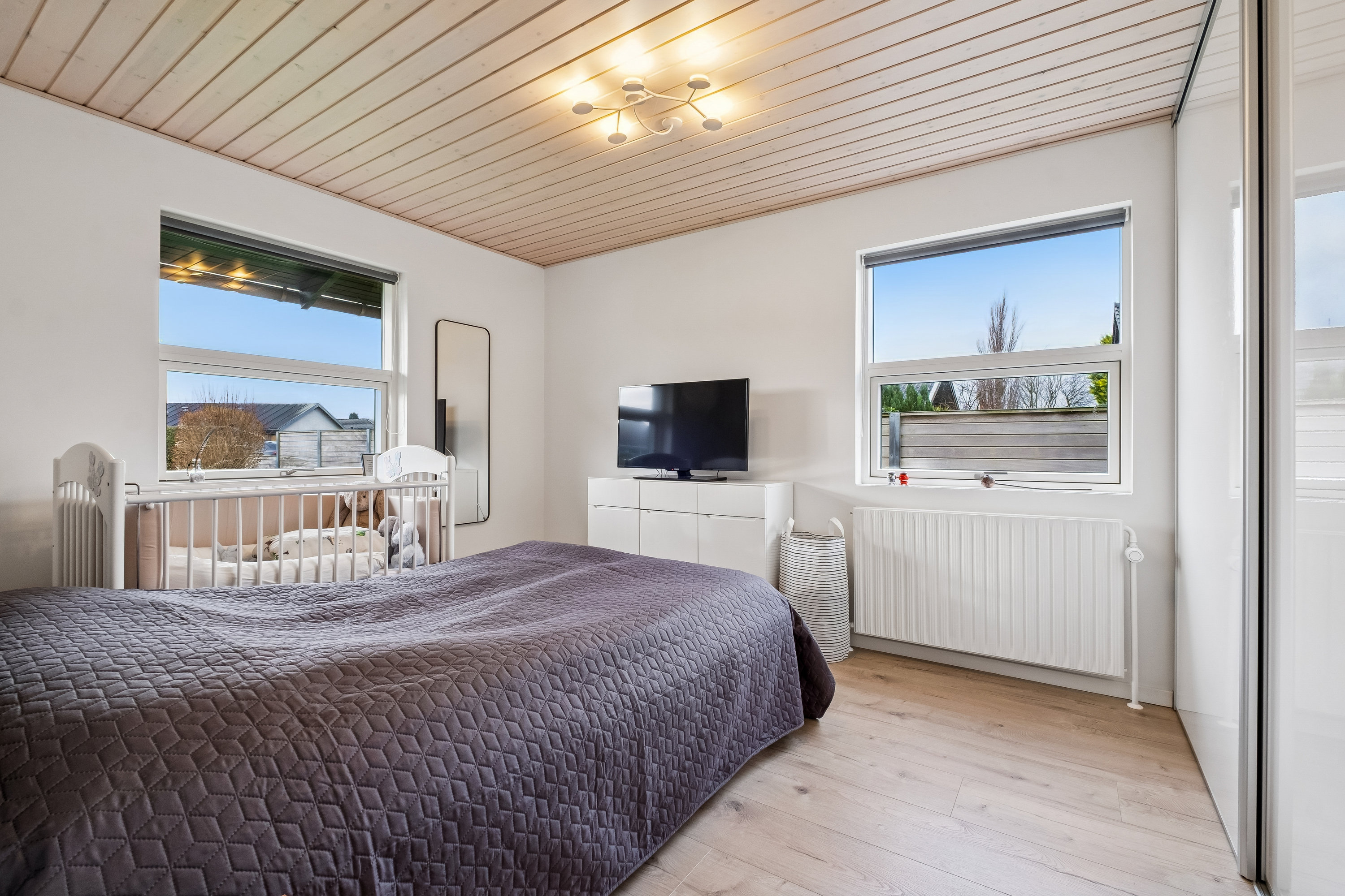 Fremhævet soveværelse billede i fuldskærmstilstand. Billede af Ærtevej 6, Tyrsted, 8700 Horsens