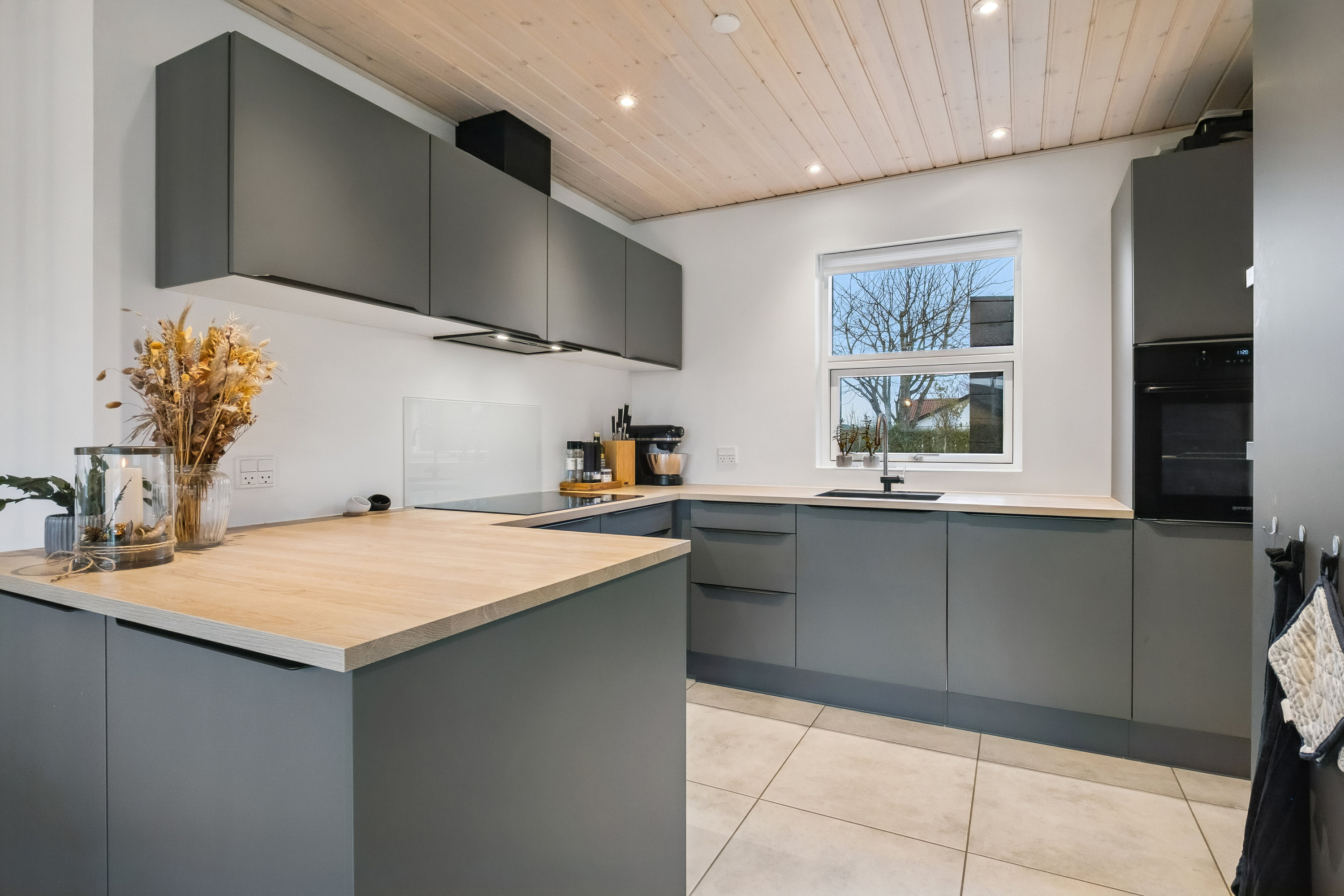 Fremhævet køkken billede i fuldskærmstilstand. Billede af Ærtevej 6, Tyrsted, 8700 Horsens