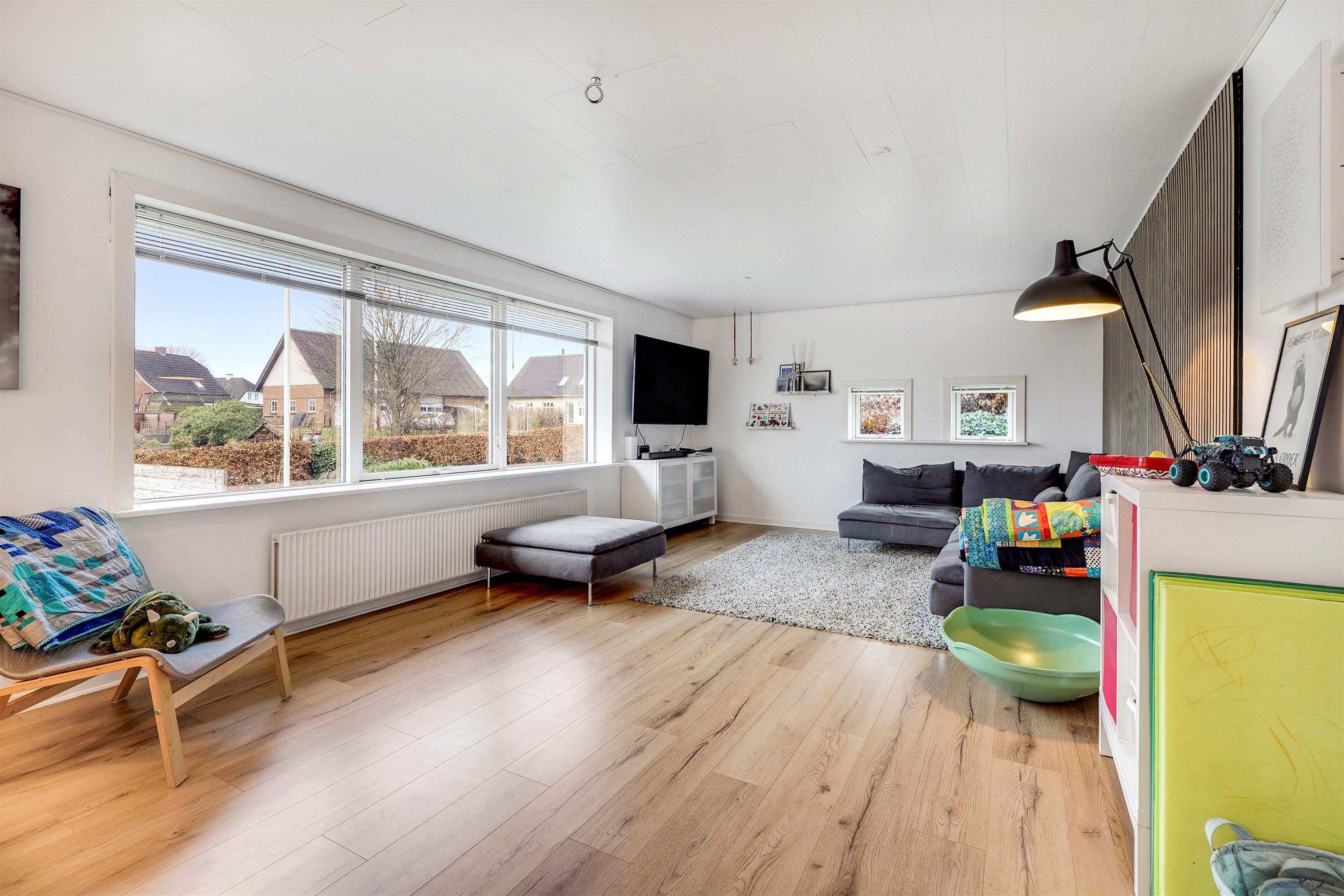 Fremhævet stue billede i fuldskærmstilstand. Billede af Skjoldbjergvej 6B, 6623 Vorbasse