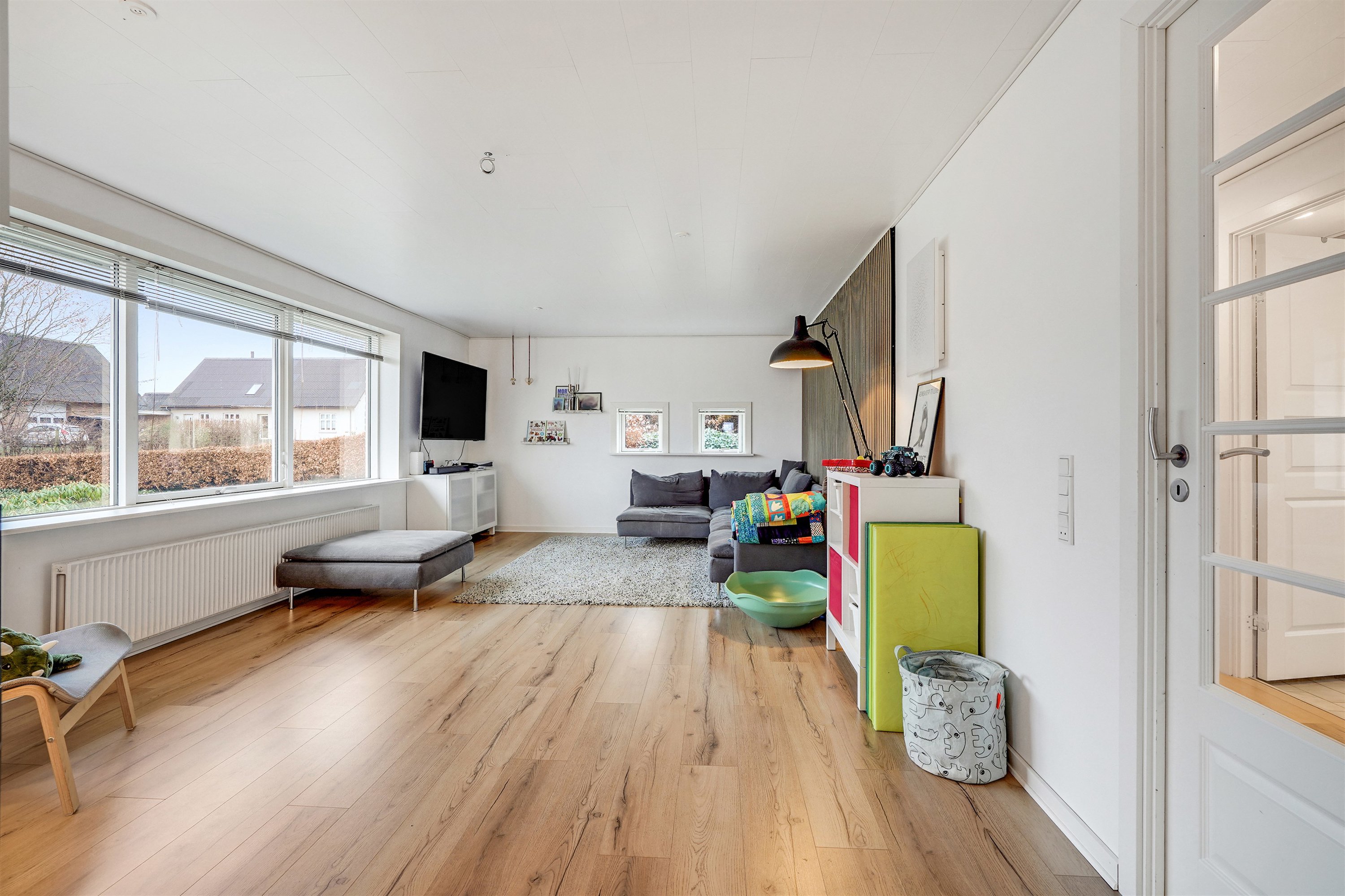 Fremhævet stue billede i fuldskærmstilstand. Billede af Skjoldbjergvej 6B, 6623 Vorbasse