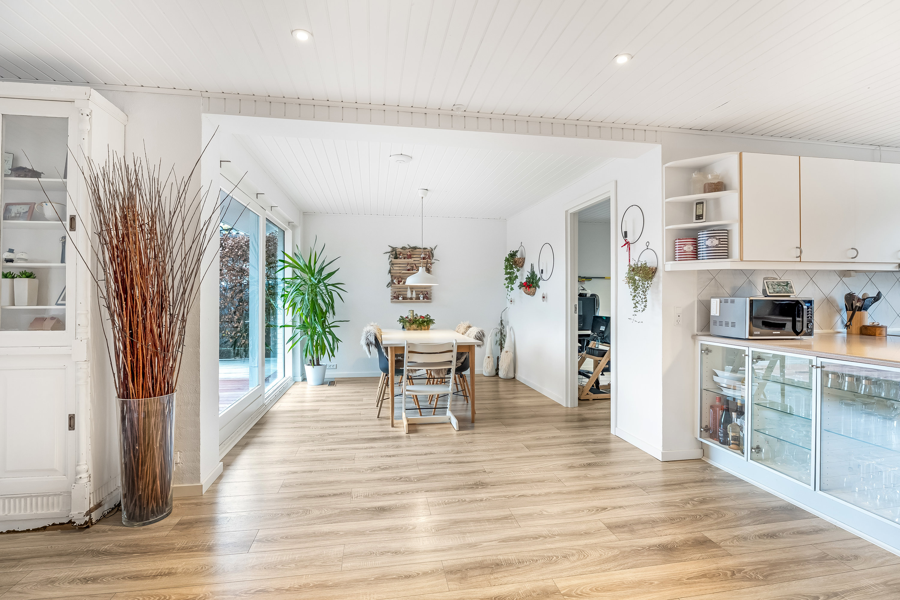 Fremhævet stue billede i fuldskærmstilstand. Billede af Sundvænget 3A, Hasselø Pl, 4800 Nykøbing F