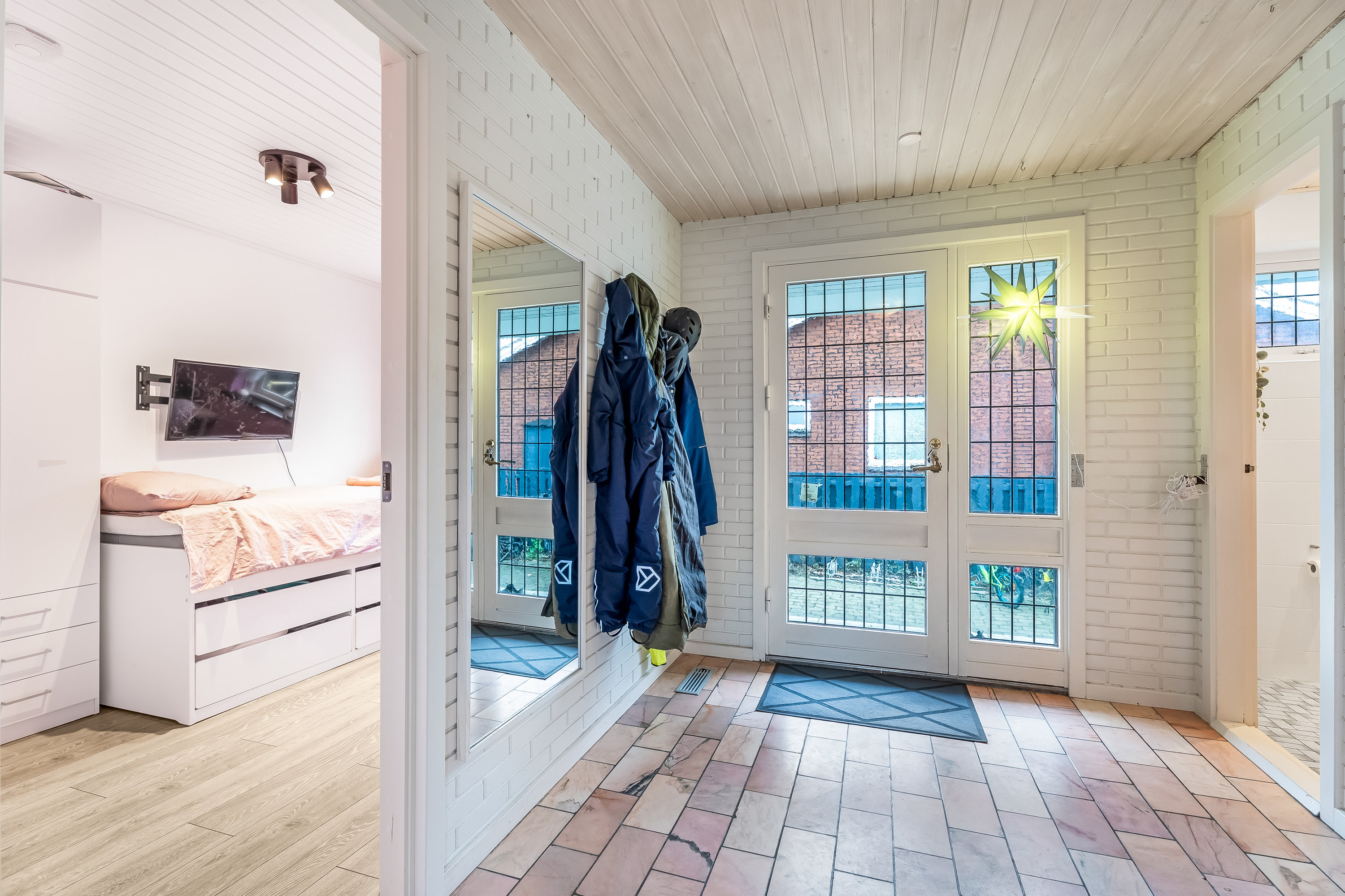 Fremhævet gang billede i fuldskærmstilstand. Billede af Sundvænget 3A, Hasselø Pl, 4800 Nykøbing F