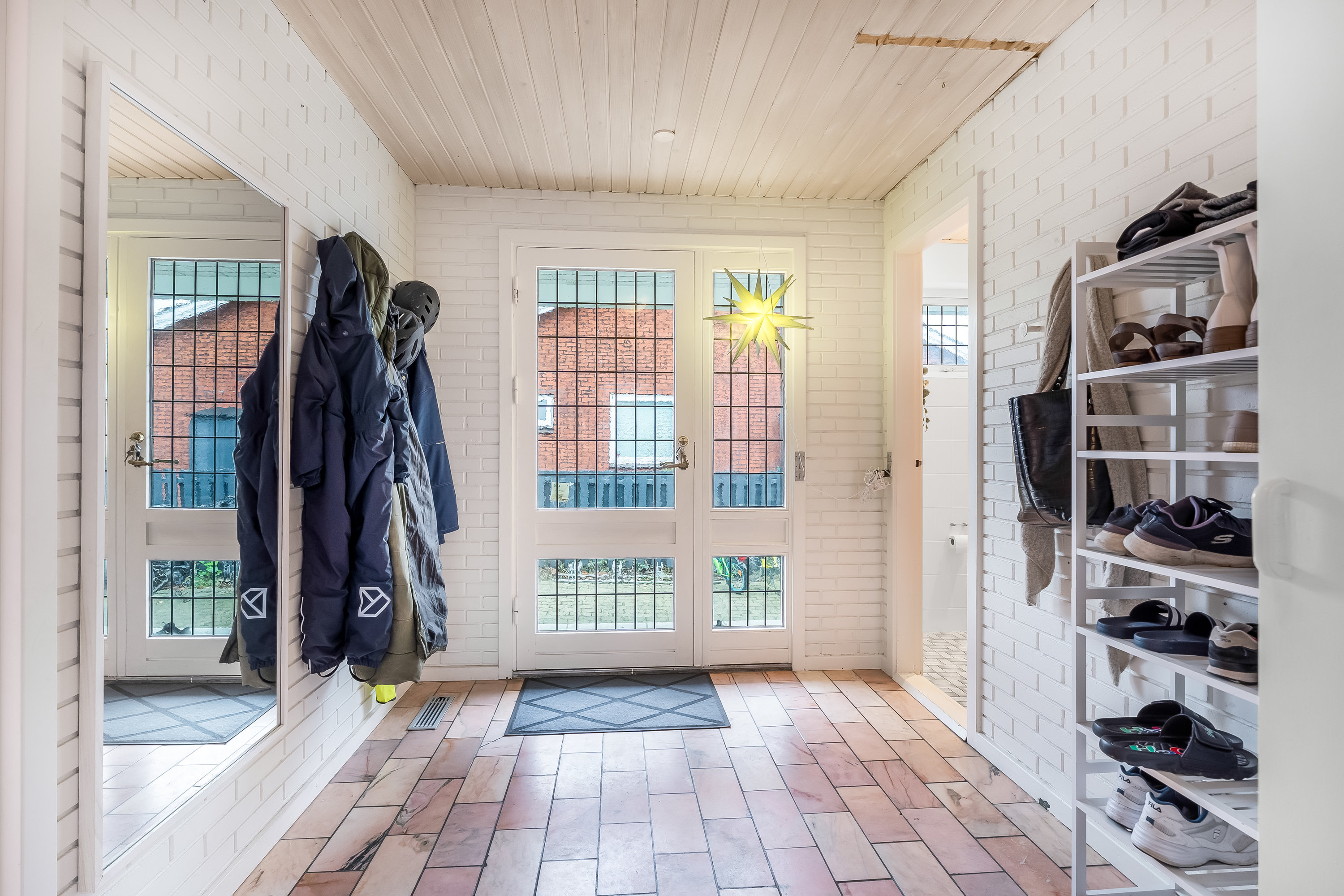 Fremhævet gang billede i fuldskærmstilstand. Billede af Sundvænget 3A, Hasselø Pl, 4800 Nykøbing F