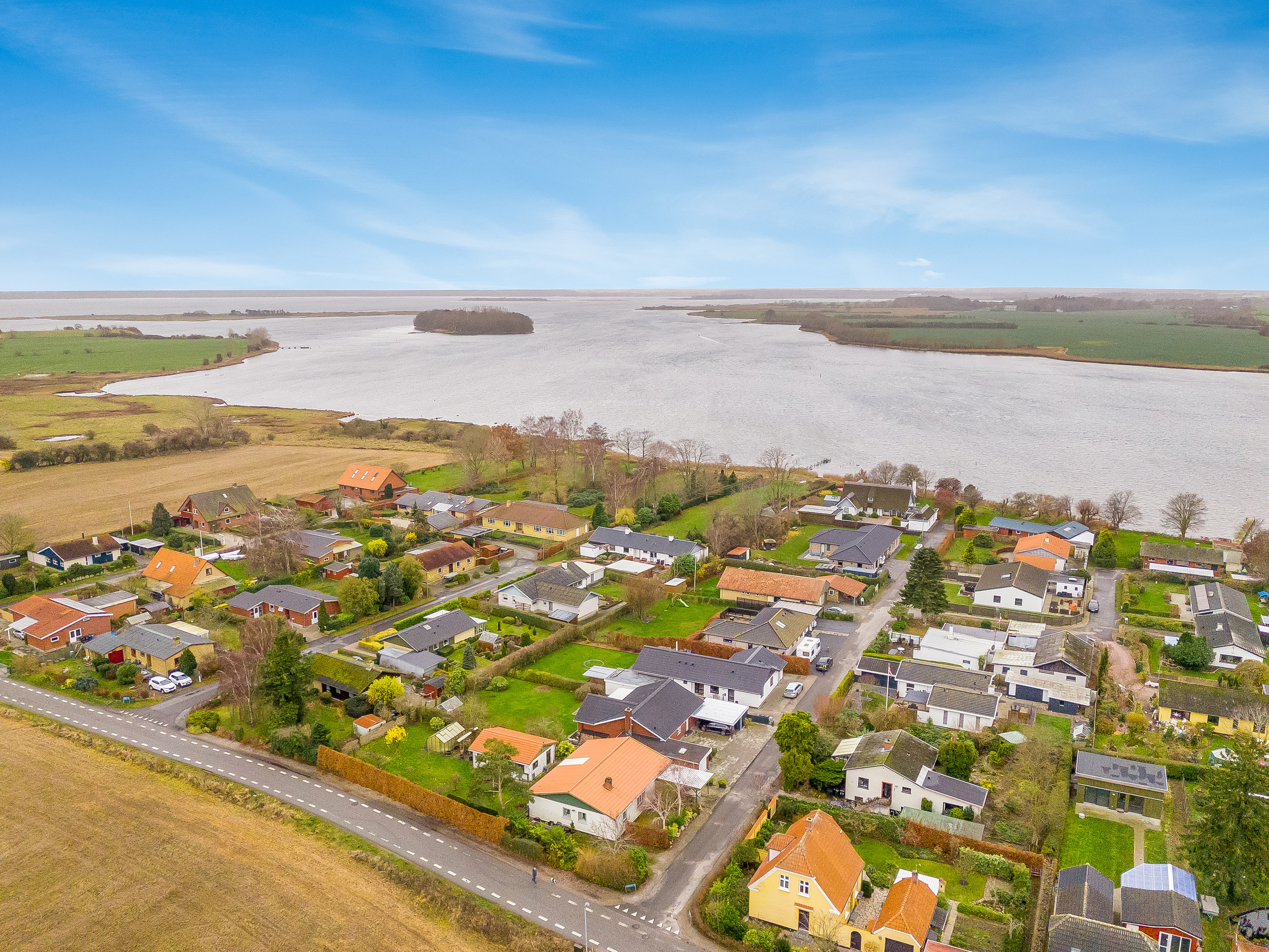 Fremhævet luftfoto billede i fuldskærmstilstand. Billede af Sundvænget 3A, Hasselø Pl, 4800 Nykøbing F