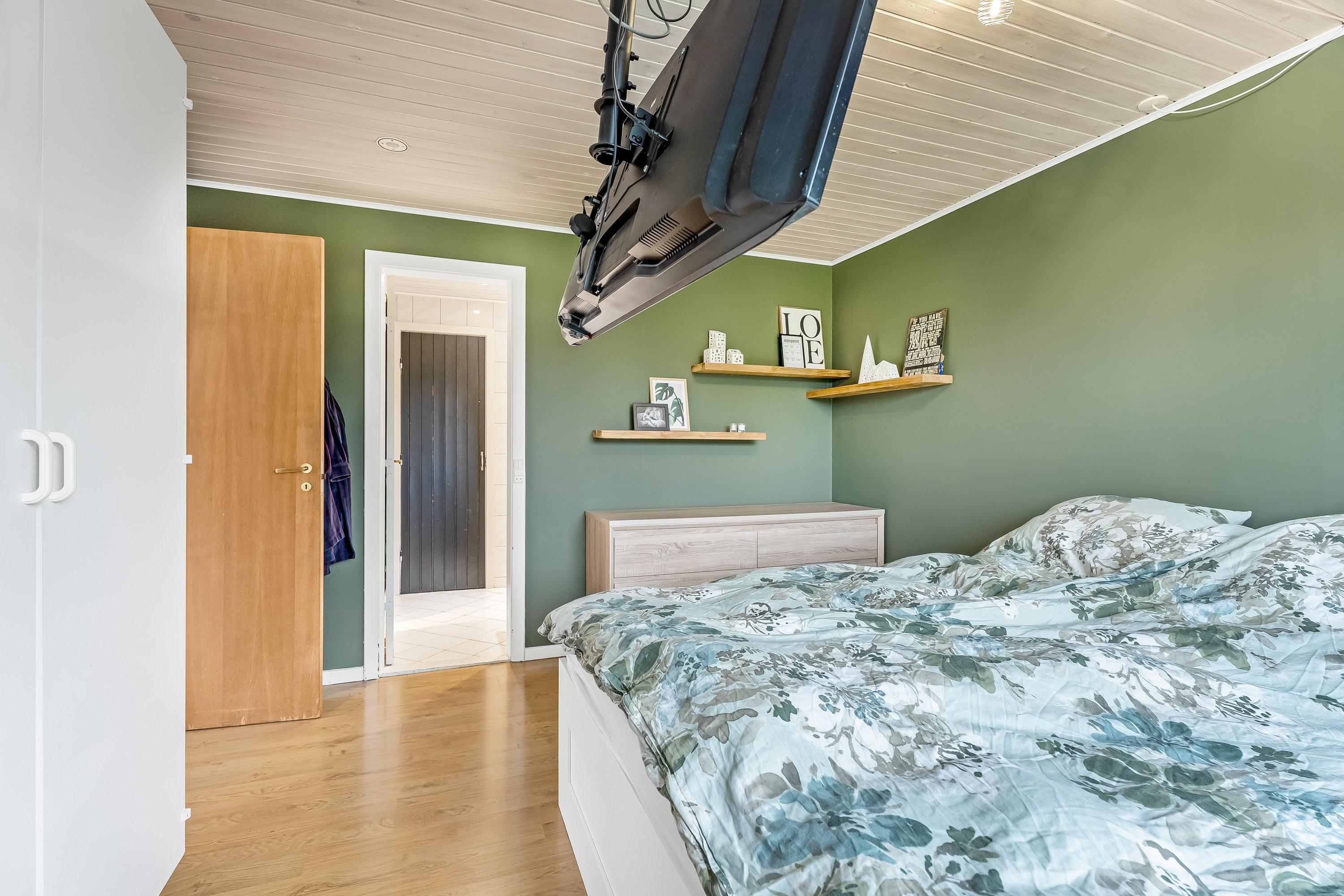 Fremhævet soveværelse billede i fuldskærmstilstand. Billede af Sundvænget 3A, Hasselø Pl, 4800 Nykøbing F