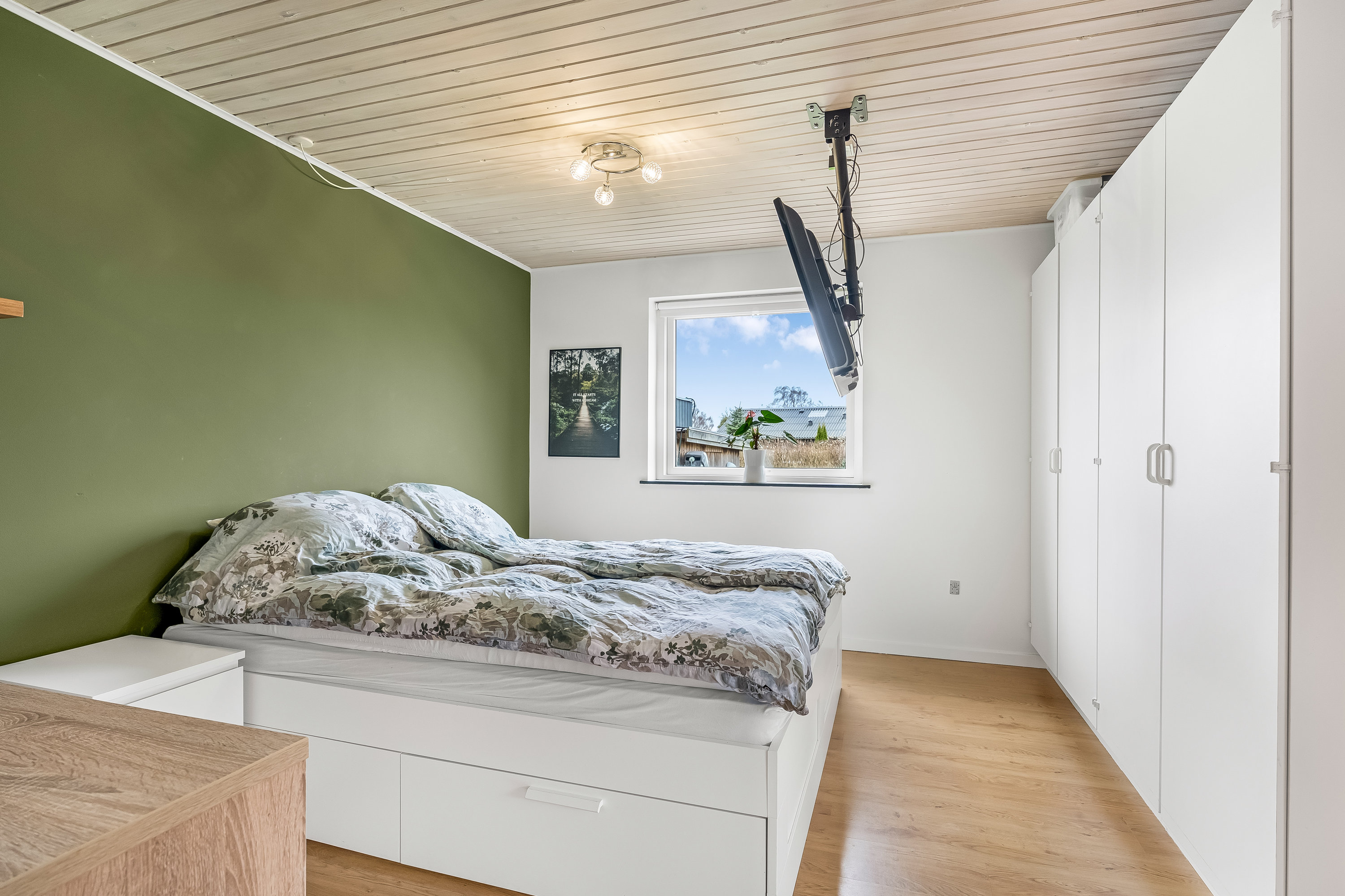 Fremhævet soveværelse billede i fuldskærmstilstand. Billede af Sundvænget 3A, Hasselø Pl, 4800 Nykøbing F