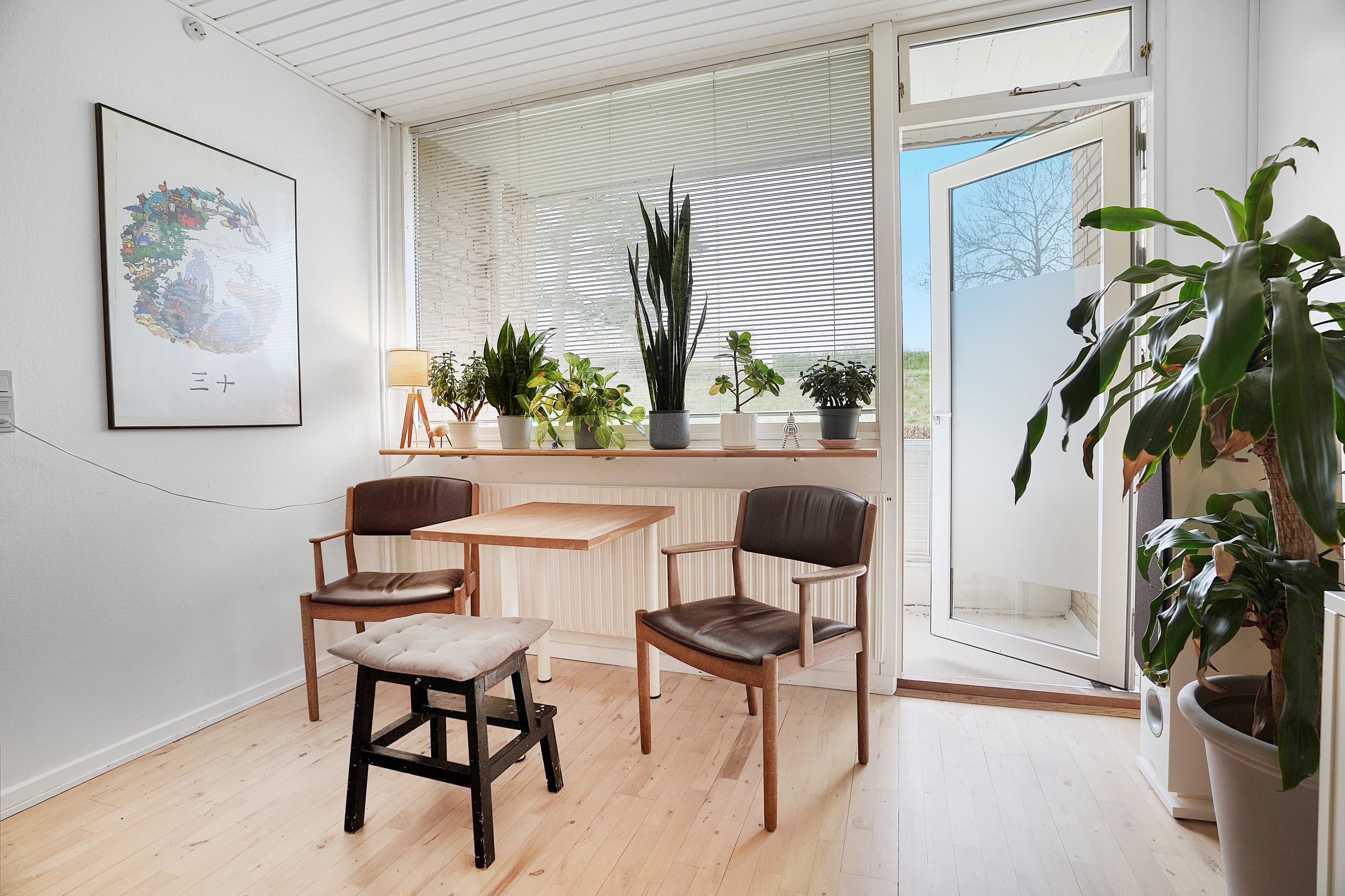 Miniaturebillede 1: stue. Billede af Snerlevej 28, st.. 61., 3000 Helsingør