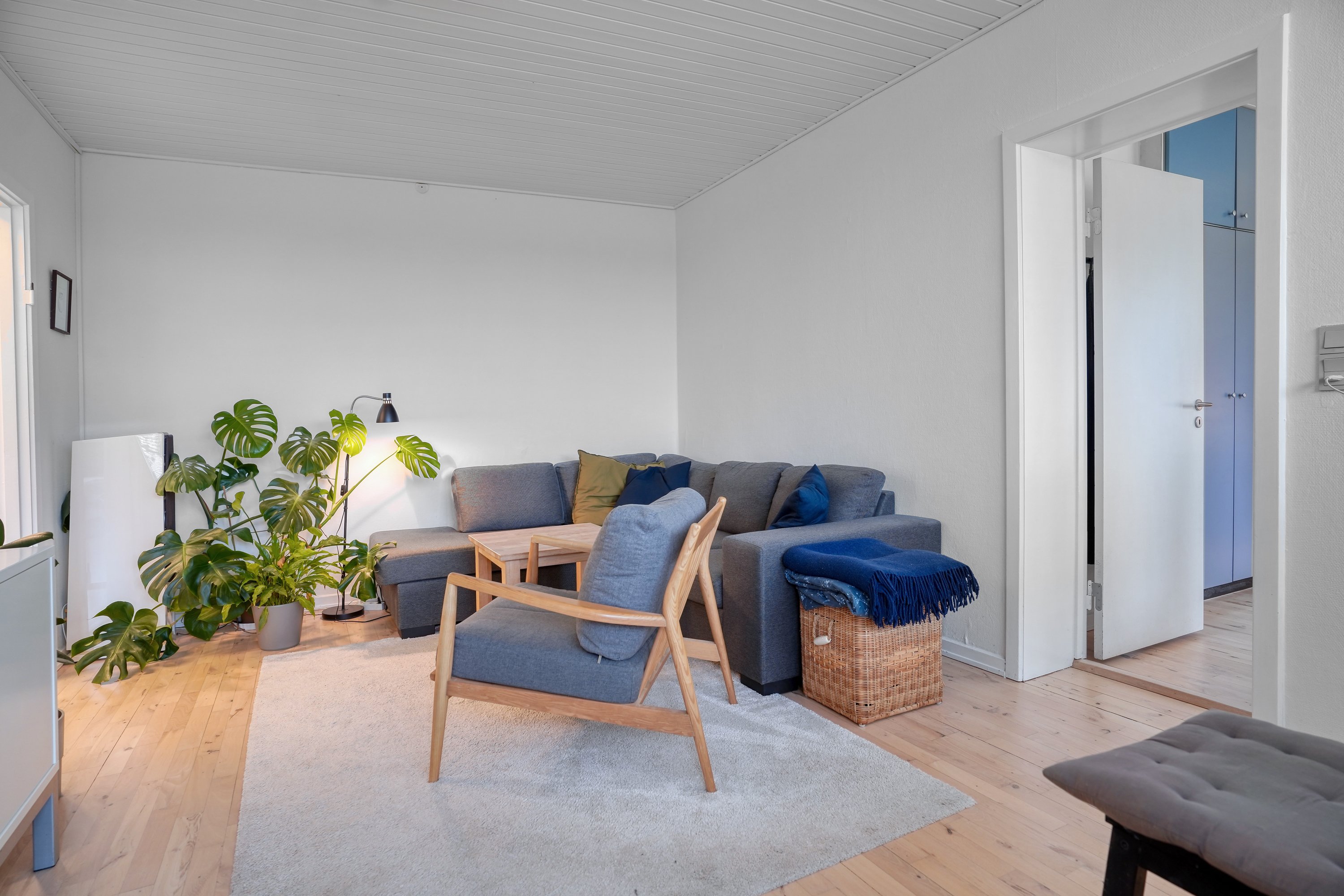 Fremhævet stue billede i fuldskærmstilstand. Billede af Snerlevej 28, st.. 61., 3000 Helsingør