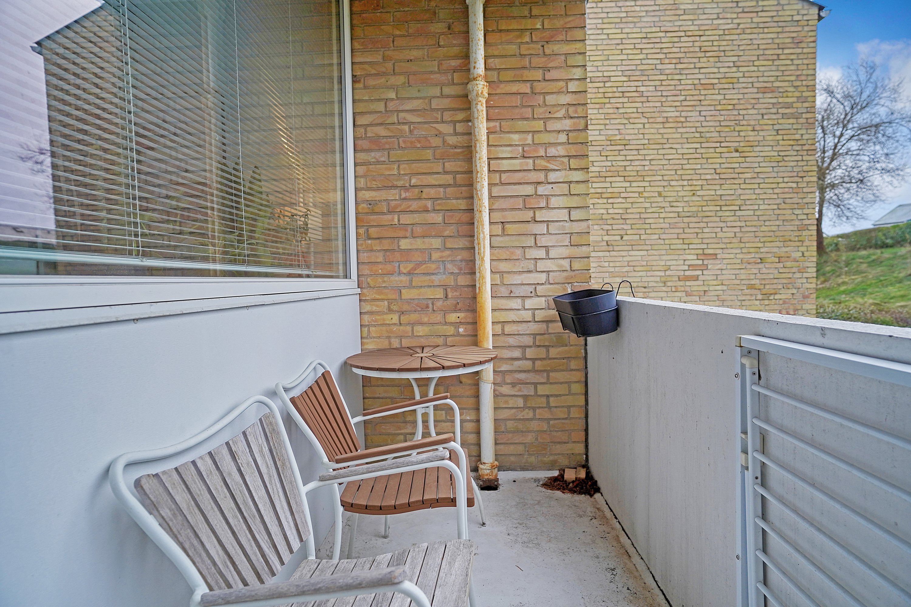 Miniaturebillede 2: altan. Billede af Snerlevej 28, st.. 61., 3000 Helsingør