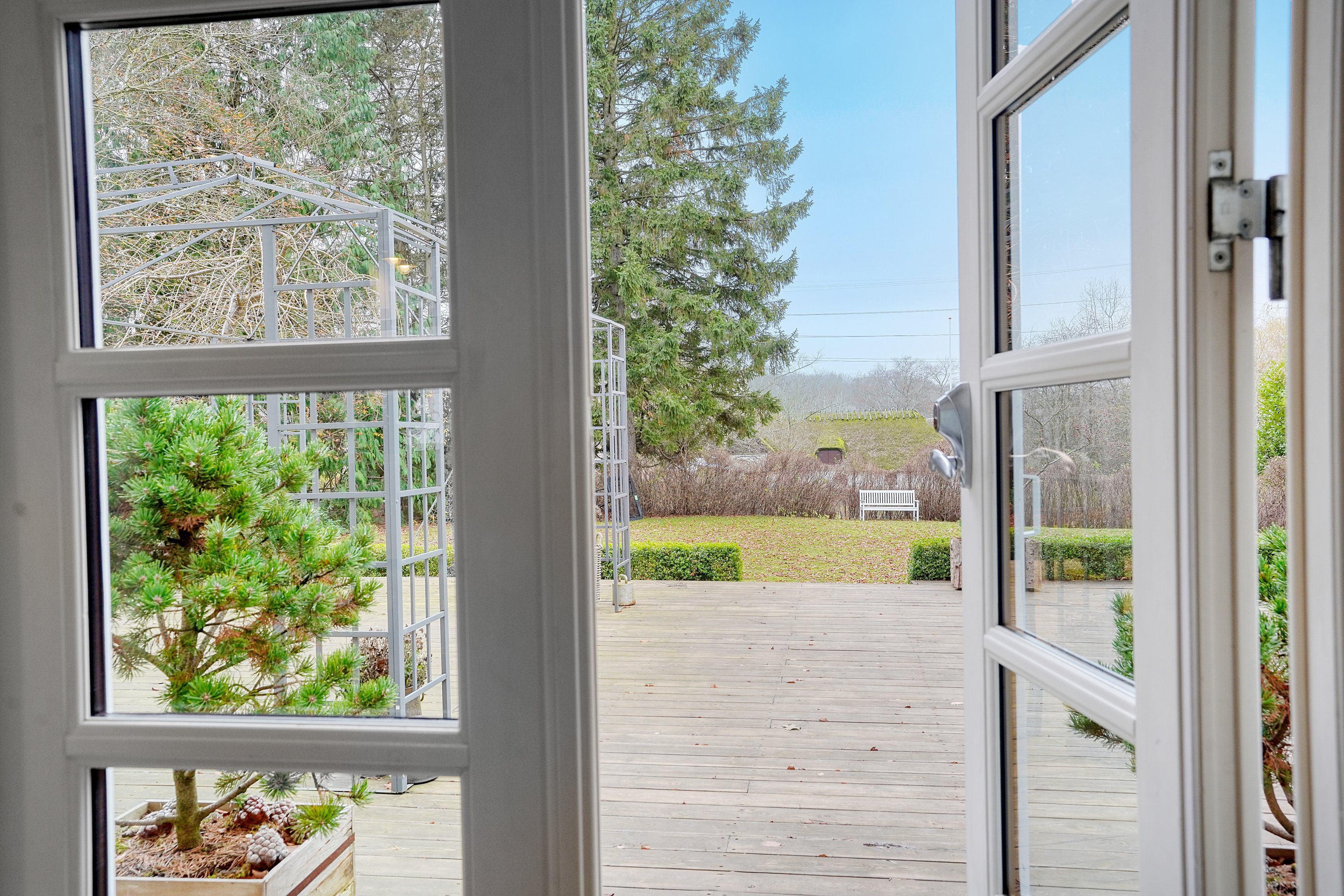 Fremhævet terrasse billede i fuldskærmstilstand. Billede af Løvdalsvej 4, 3000 Helsingør