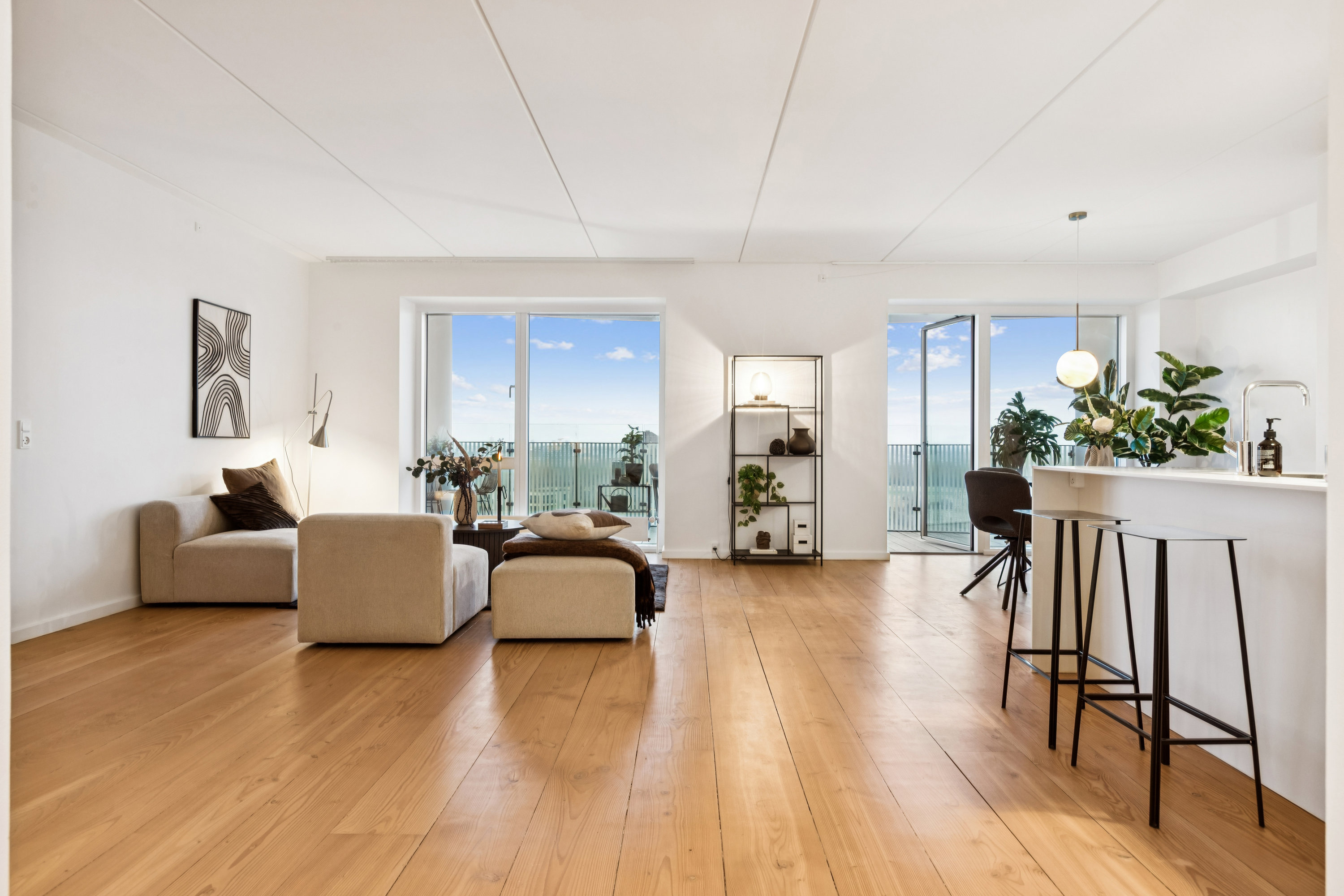 Fremhævet stue billede i fuldskærmstilstand. Billede af Rundholtsvej 28, 15. 1., 2300 København S