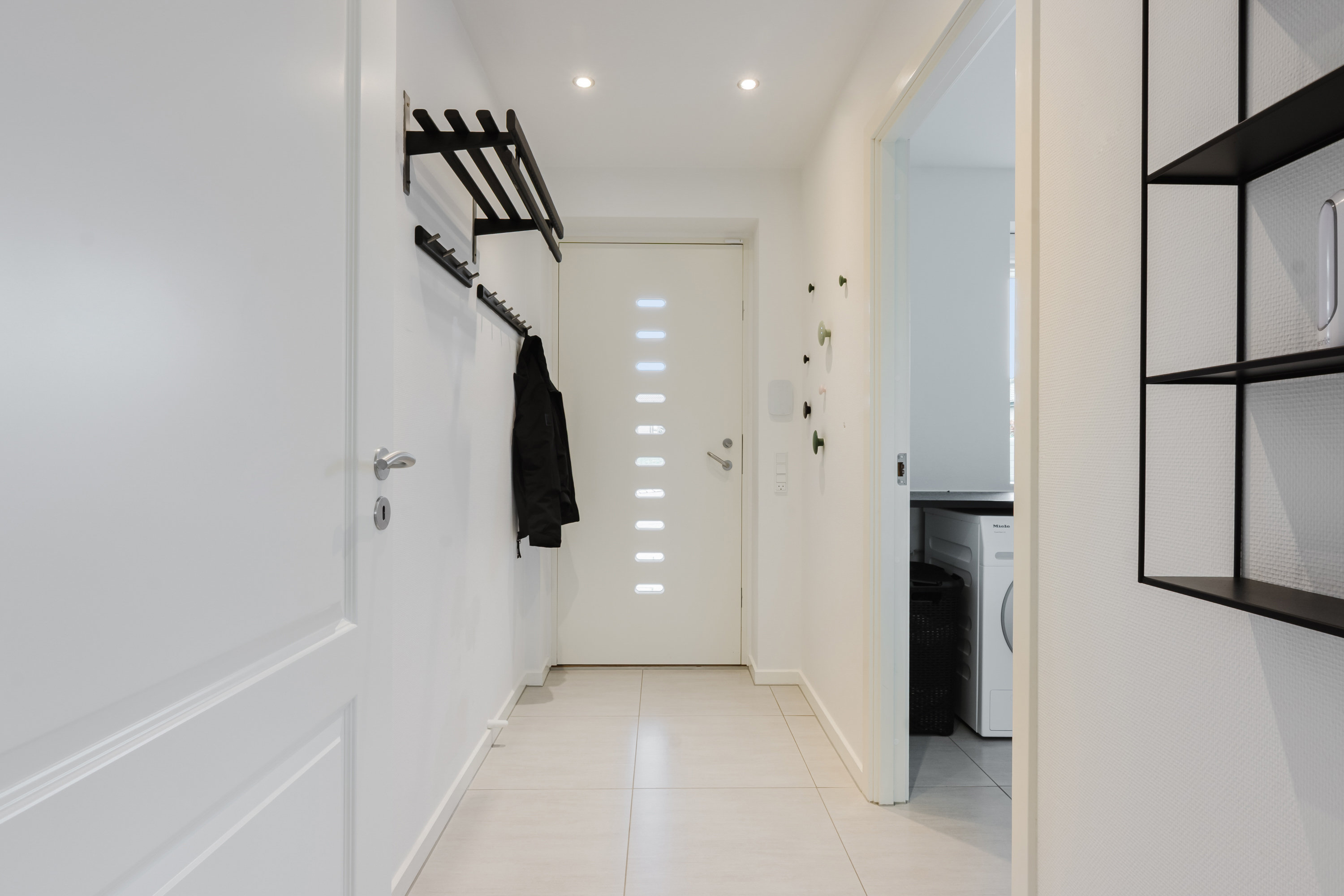 Miniaturebillede 2: entré. Billede af Langhuse 23, 5800 Nyborg