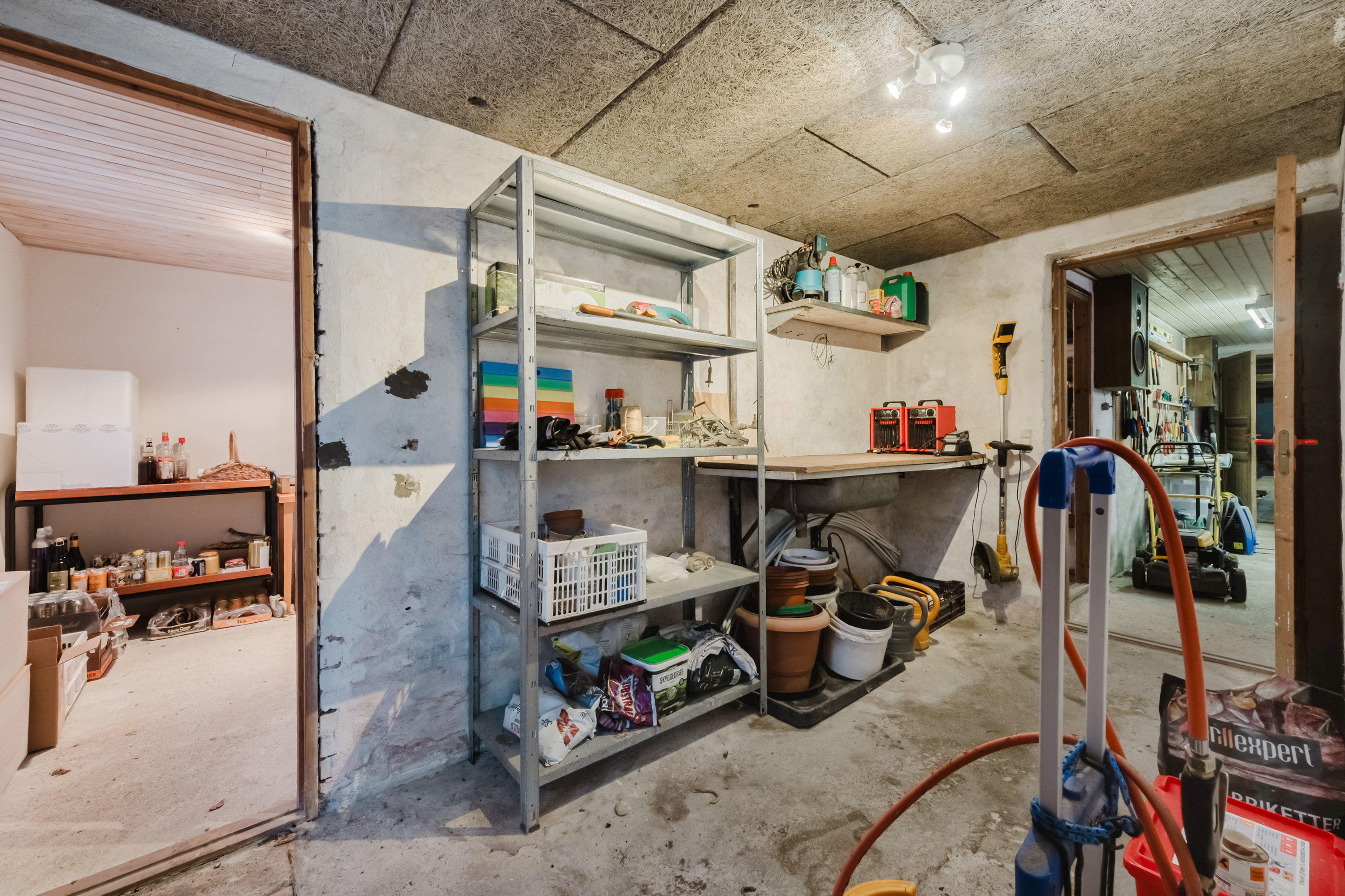 Fremhævet garage billede i fuldskærmstilstand. Billede af Solevadvej 40, Solevad, 5690 Tommerup