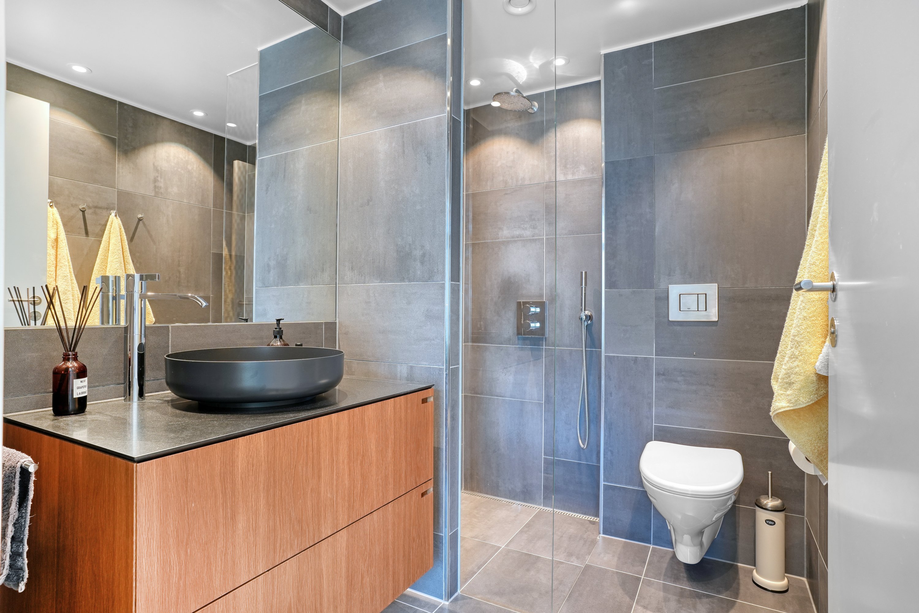 Fremhævet badeværelse billede i fuldskærmstilstand. Billede af Sundkaj 111, 4. th., 2150 Nordhavn