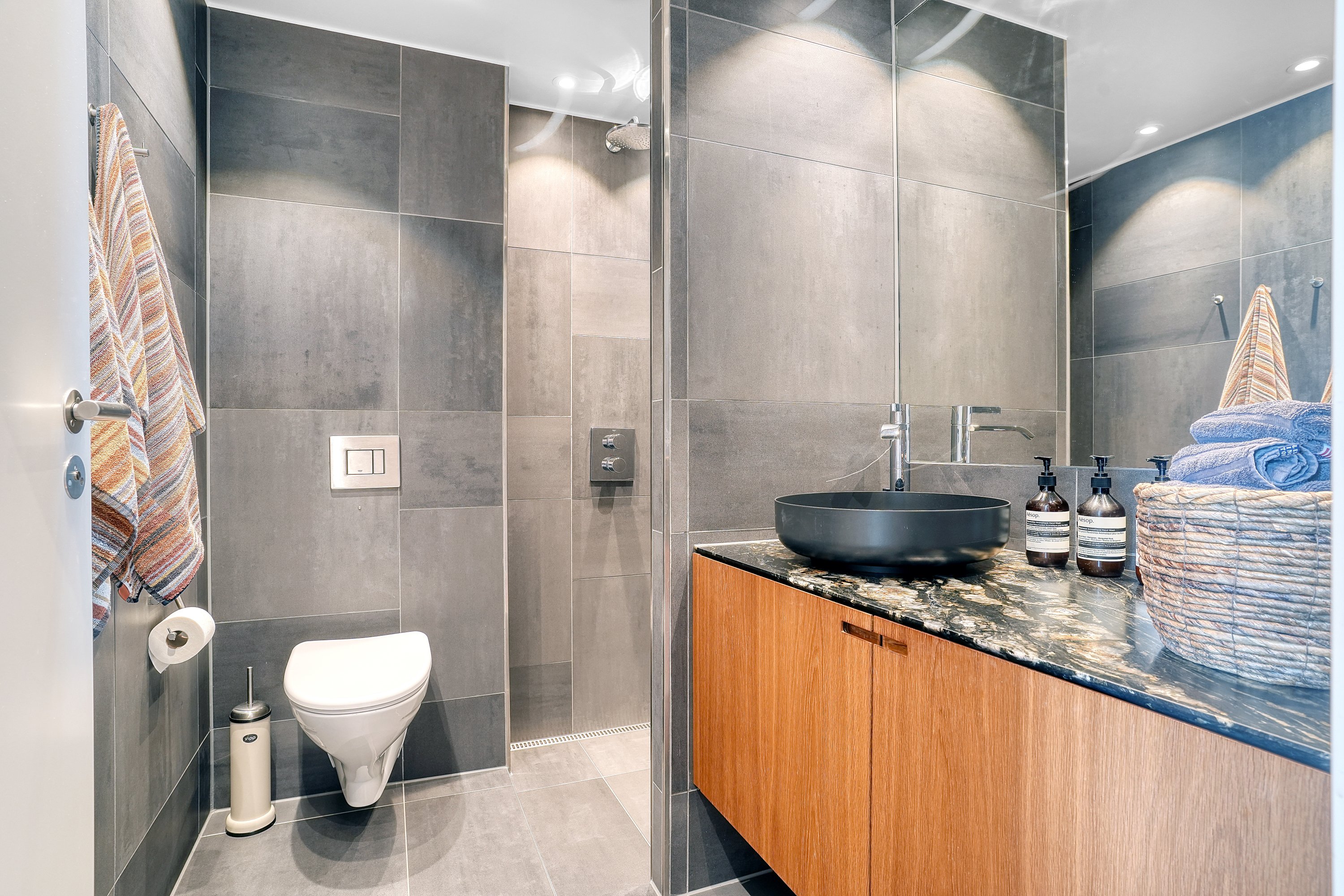 Fremhævet badeværelse billede i fuldskærmstilstand. Billede af Sundkaj 111, 4. th., 2150 Nordhavn