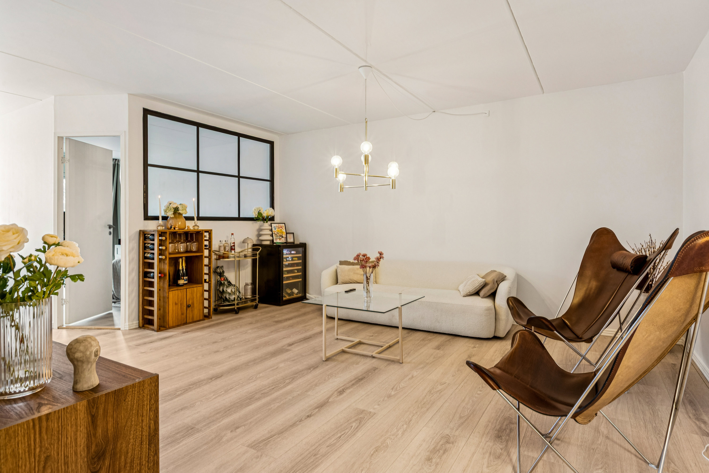 Fremhævet stue billede i fuldskærmstilstand. Billede af Birketinget 16, st.. 1., 2300 København S