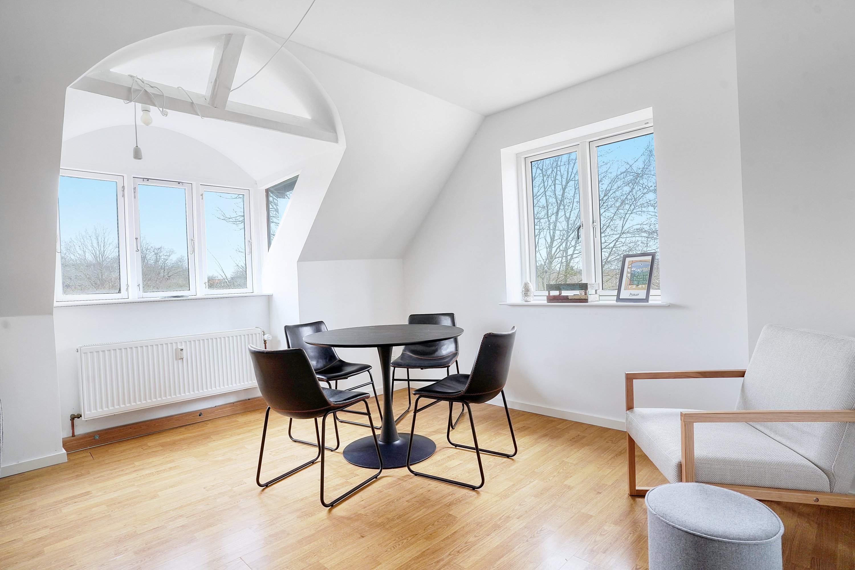 Fremhævet stue billede i fuldskærmstilstand. Billede af Jespervej 124B, 2., 3400 Hillerød