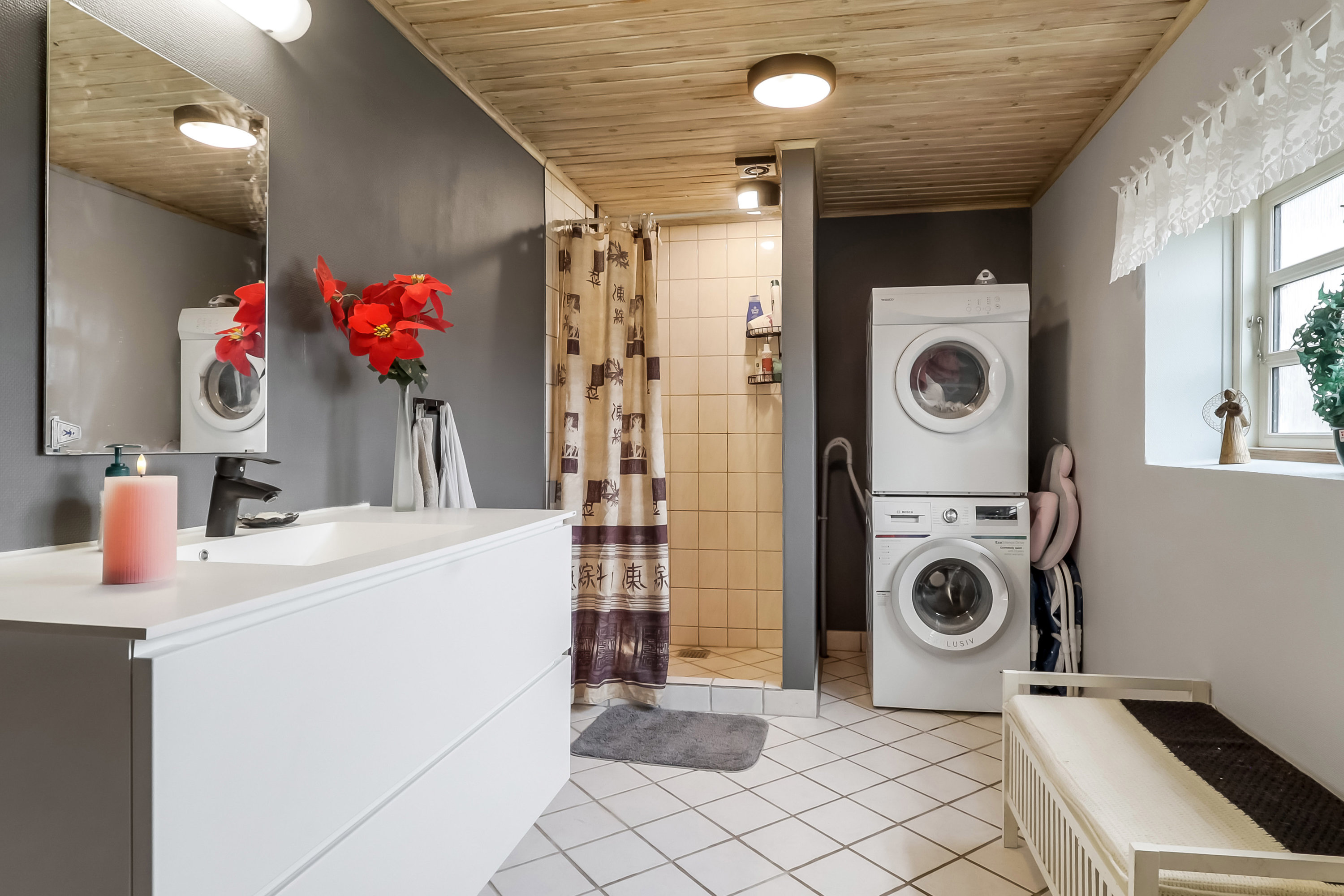 Fremhævet badeværelse billede i fuldskærmstilstand. Billede af Filippavej 50, Hundstrup, 5762 Vester Skerninge