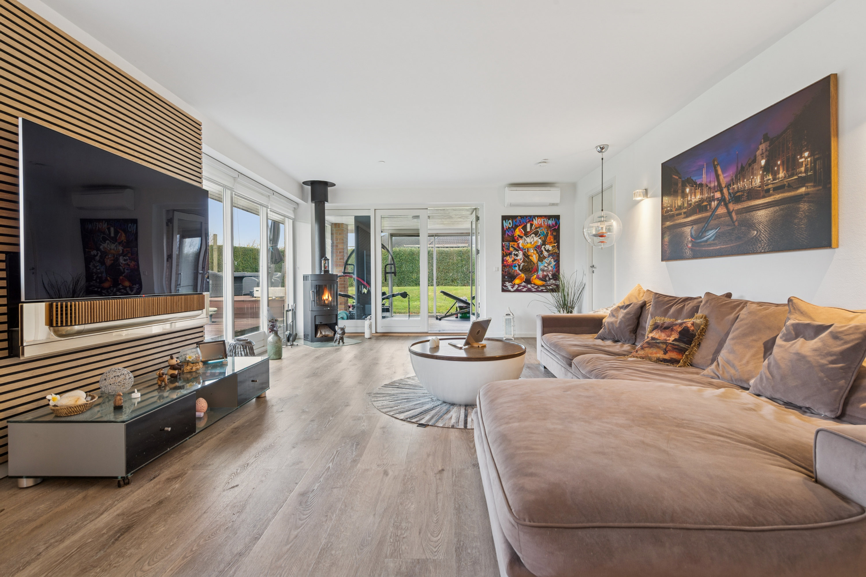 Fremhævet stue billede i fuldskærmstilstand. Billede af Frøhaven 9, Kraghave, 2630 Taastrup