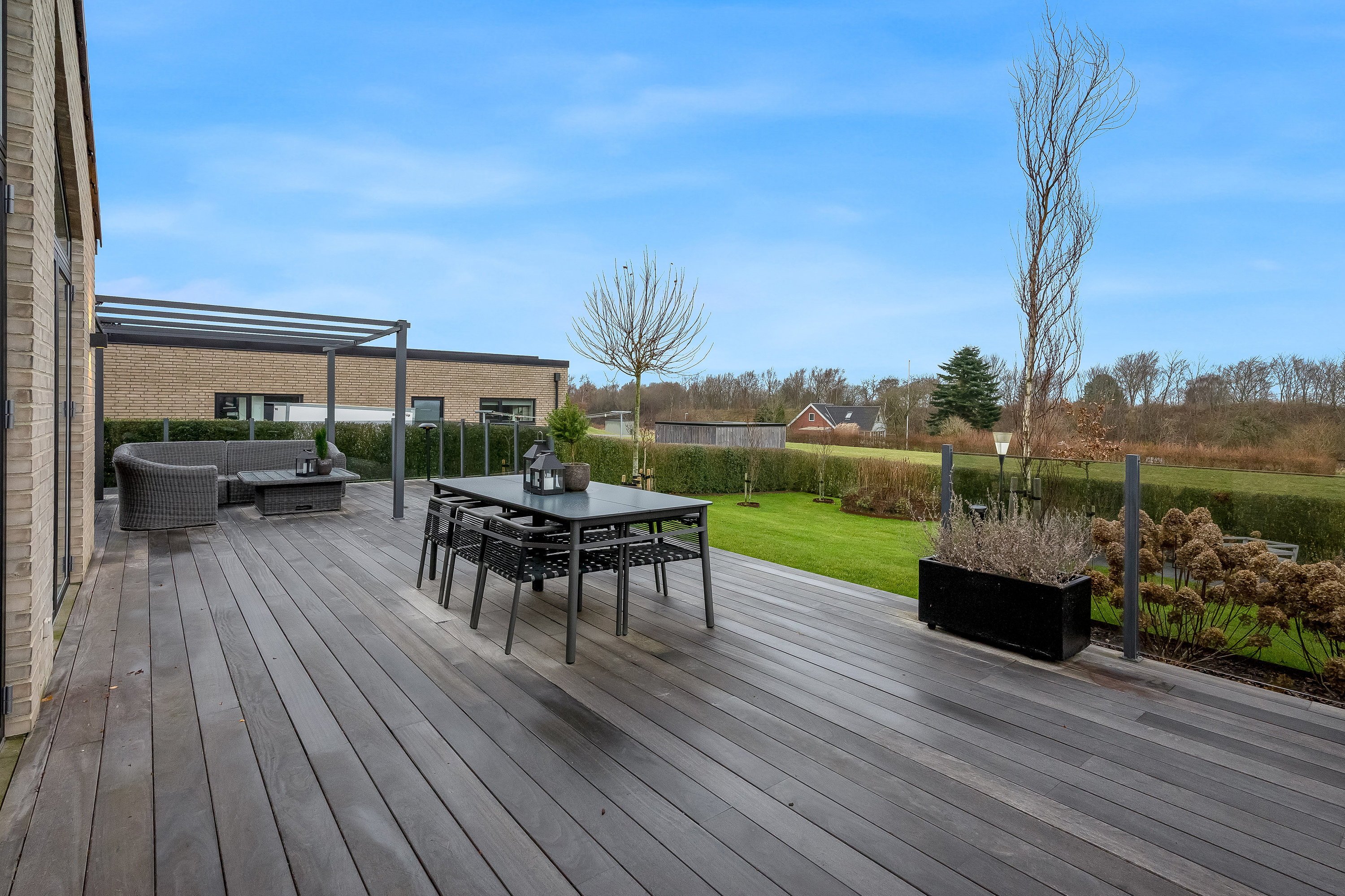 Fremhævet terrasse billede i fuldskærmstilstand. Billede af Under Rødtjørnen 18, Halgårde, 7500 Holstebro