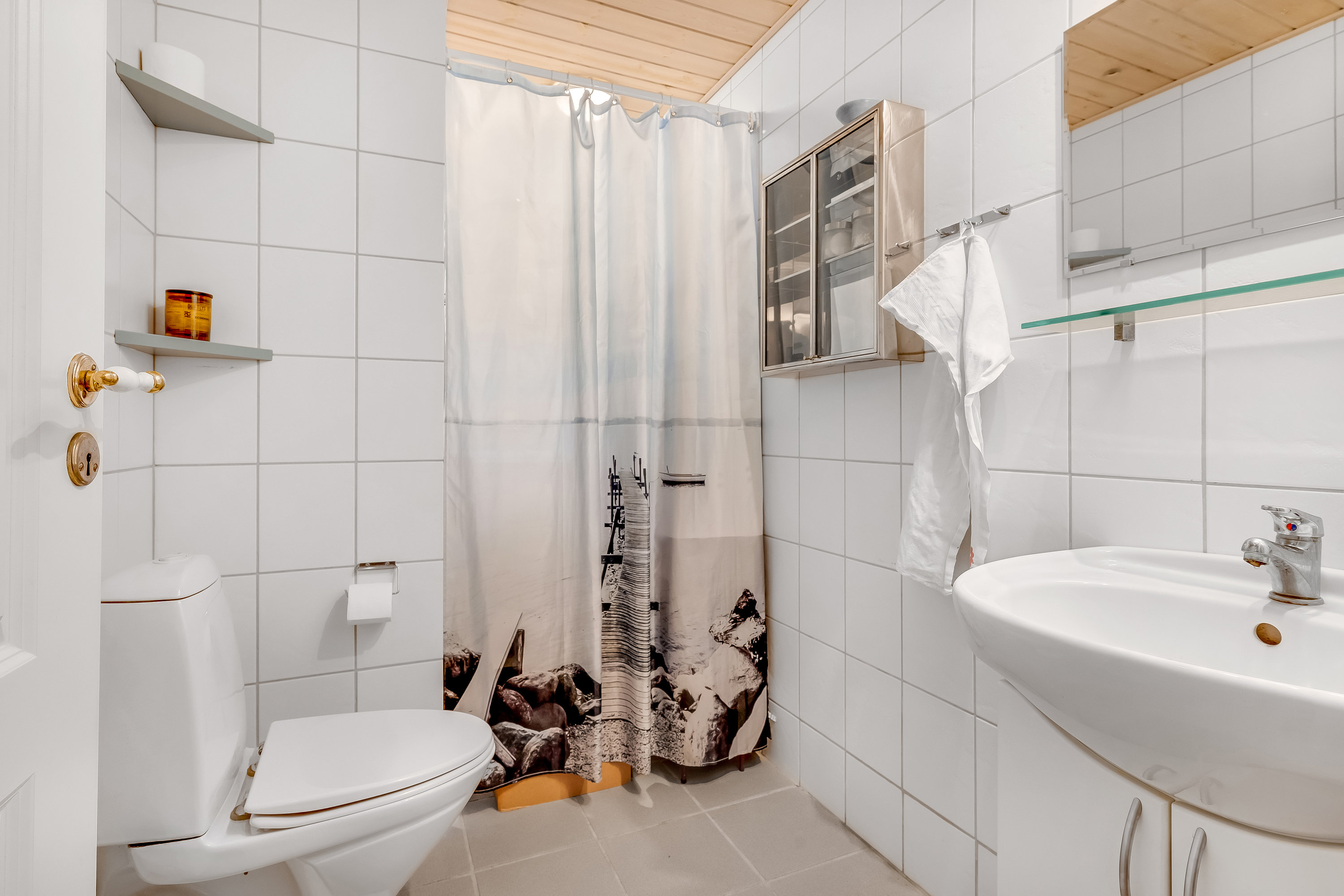 Fremhævet badeværelse billede i fuldskærmstilstand. Billede af P Snejkers Vej 7, Søndervig, 6950 Ringkøbing