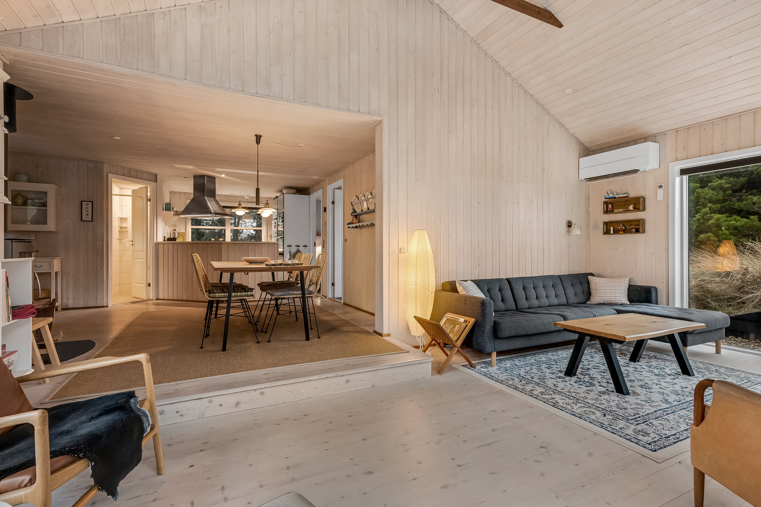 Fremhævet stue billede i fuldskærmstilstand. Billede af P Snejkers Vej 7, Søndervig, 6950 Ringkøbing