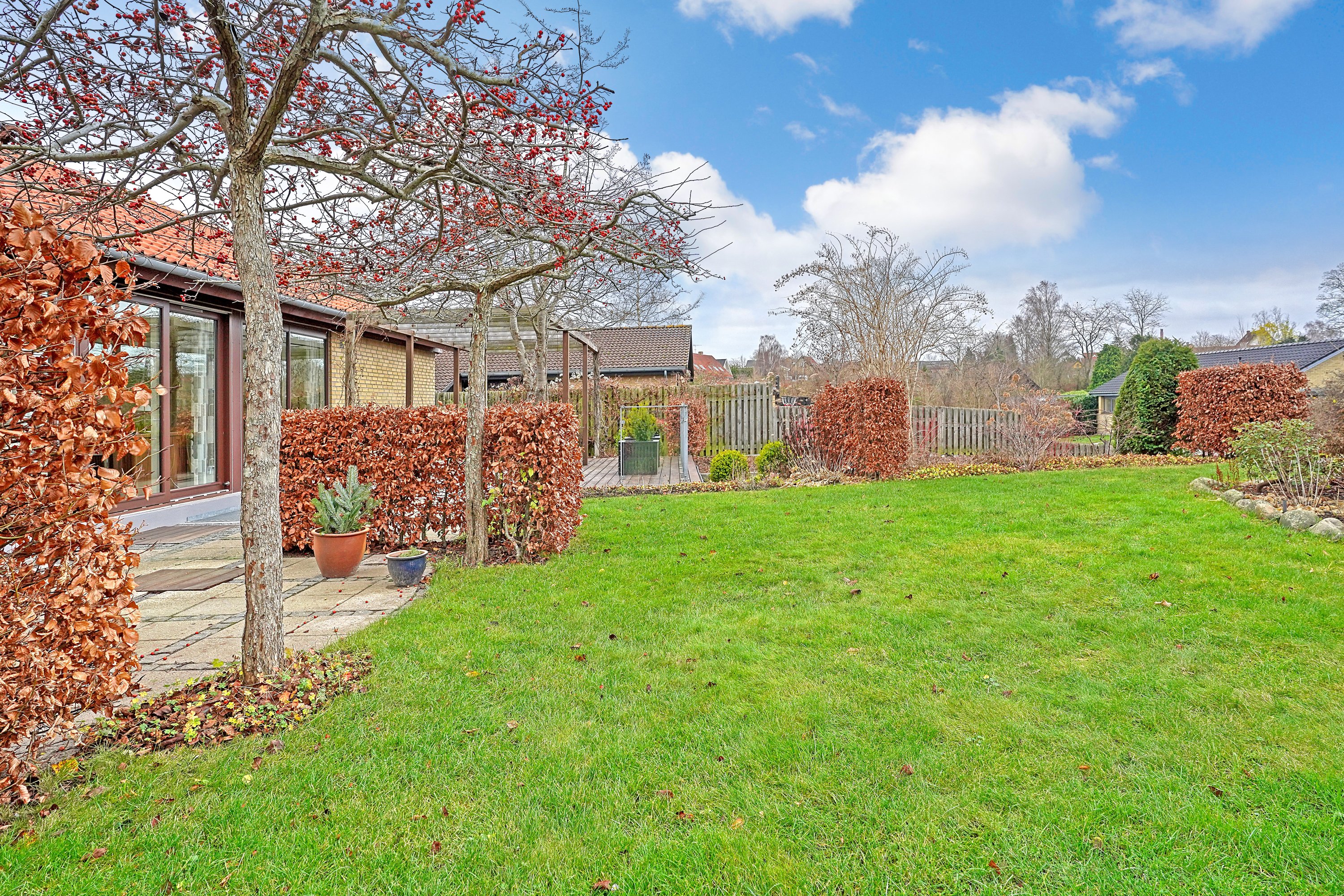 Fremhævet have billede i fuldskærmstilstand. Billede af Stenholtsvænget 3, 3400 Hillerød