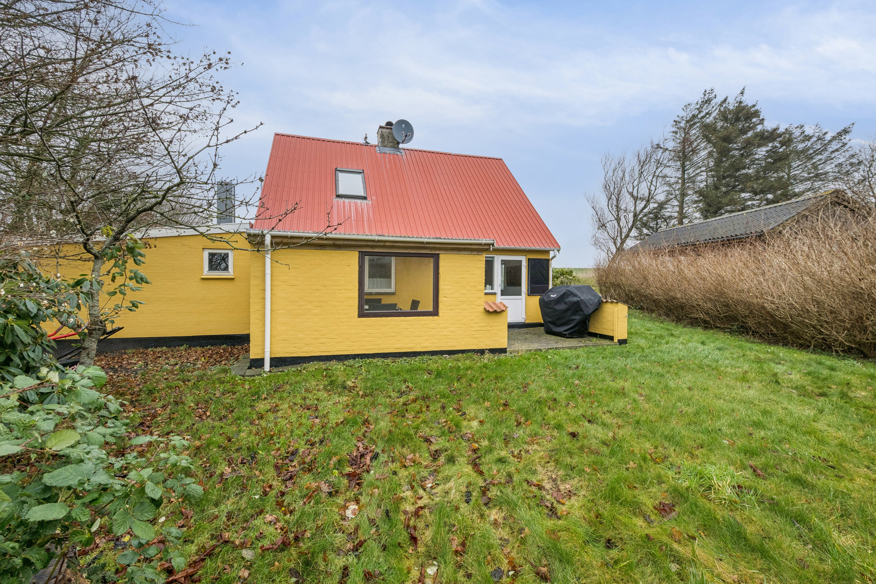 Villa: Set fra haven på Bydamsvej 11, 7752 Snedsted
