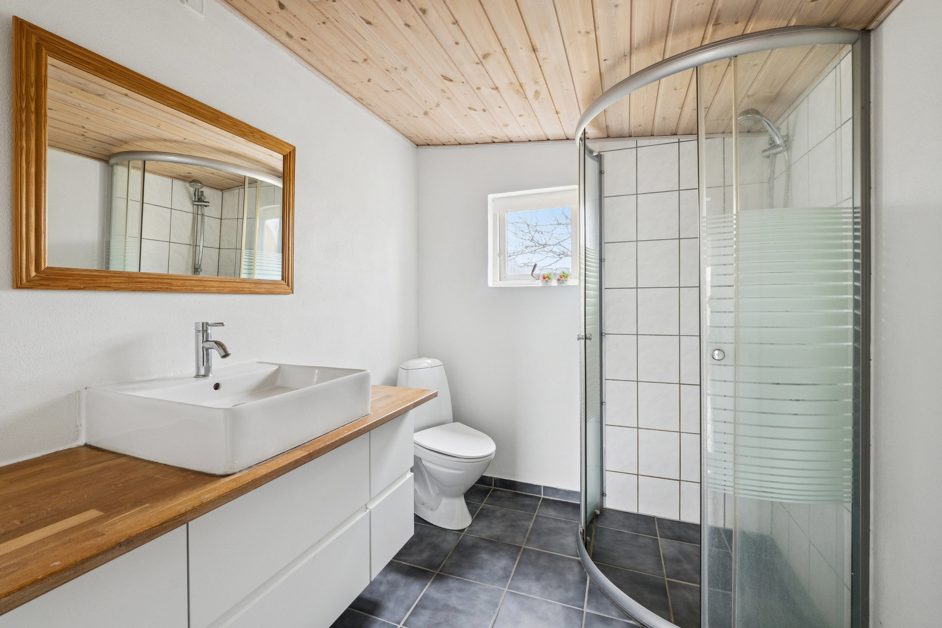 Fremhævet badeværelse billede i fuldskærmstilstand. Billede af Bydamsvej 11, 7752 Snedsted