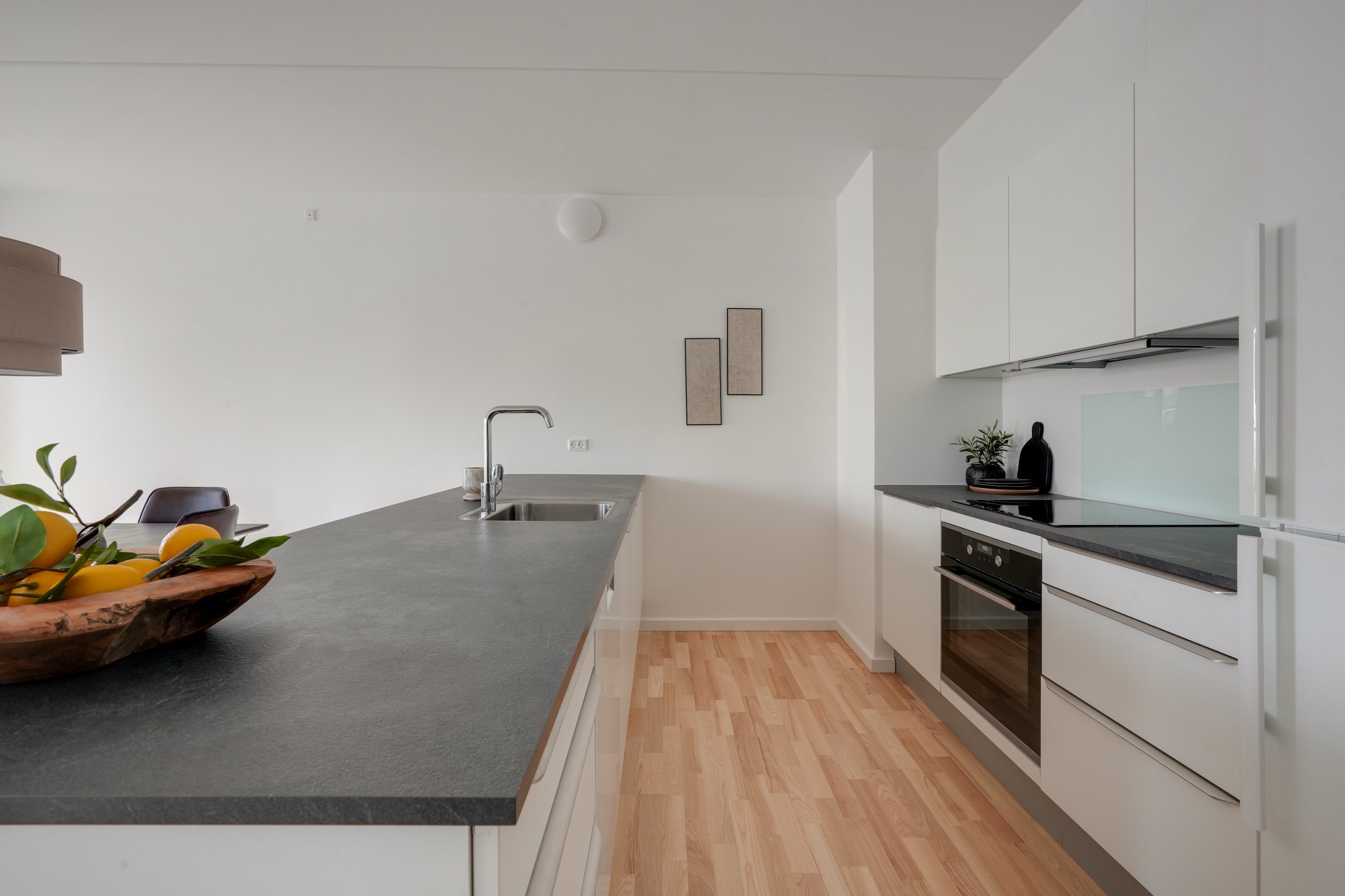 Fremhævet andet billede i fuldskærmstilstand. Billede af Teglholmsgade 12E, 5. mf., 2450 København SV