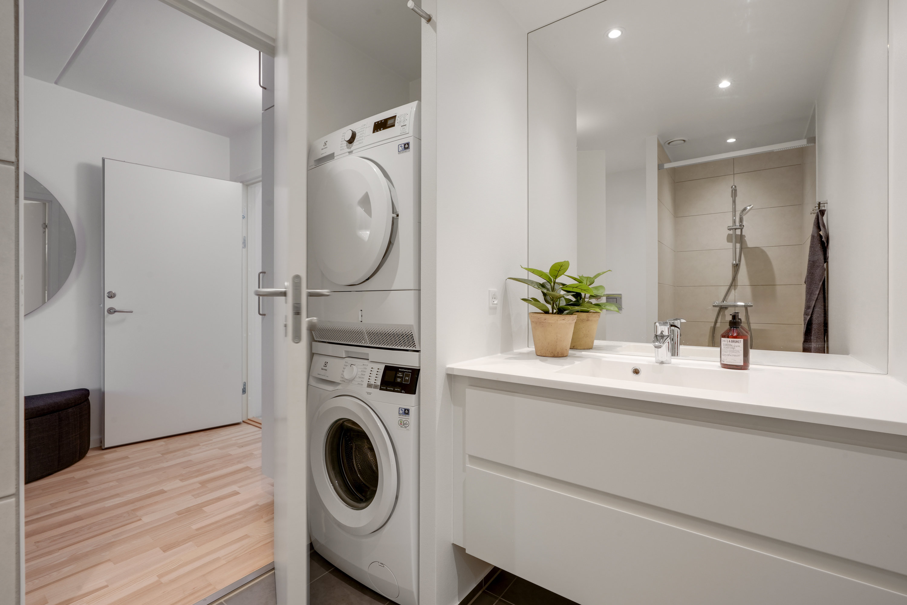 Fremhævet andet billede i fuldskærmstilstand. Billede af Teglholmsgade 12E, 5. mf., 2450 København SV