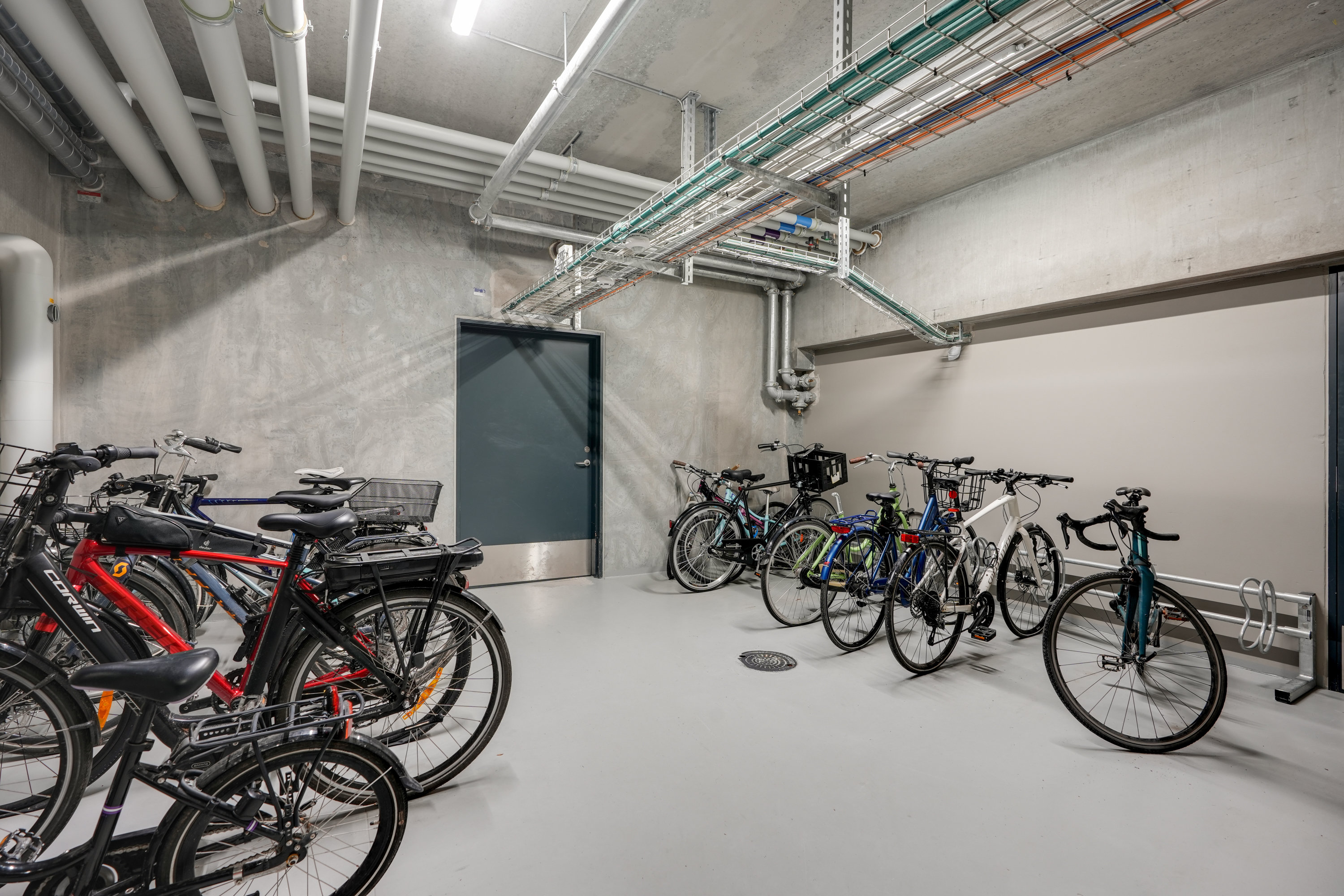 Fremhævet andet billede i fuldskærmstilstand. Billede af Teglholmsgade 12E, 5. mf., 2450 København SV