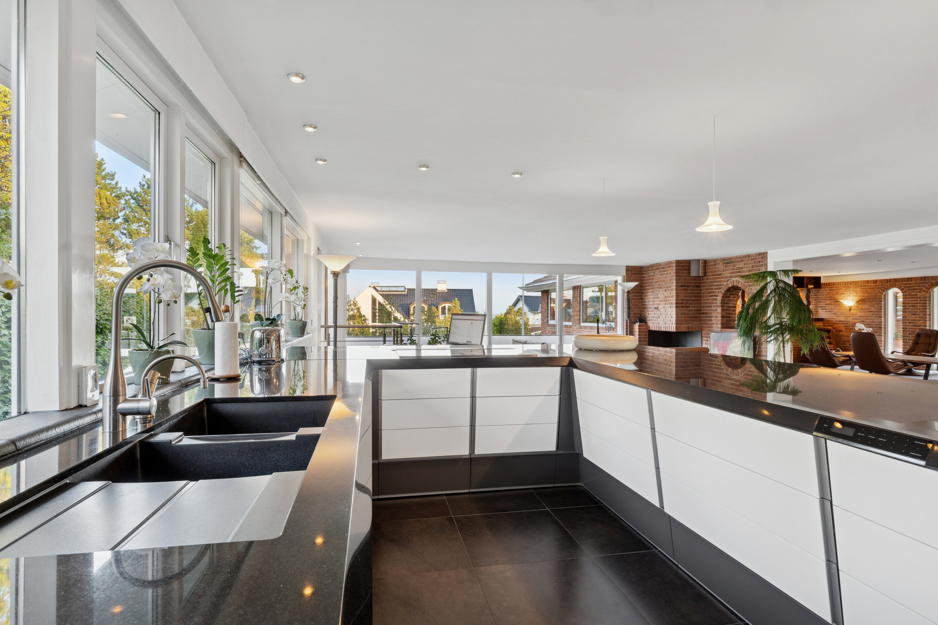 Fremhævet køkken billede i fuldskærmstilstand. Billede af Rungsted Strandvej 81, 2960 Rungsted Kyst