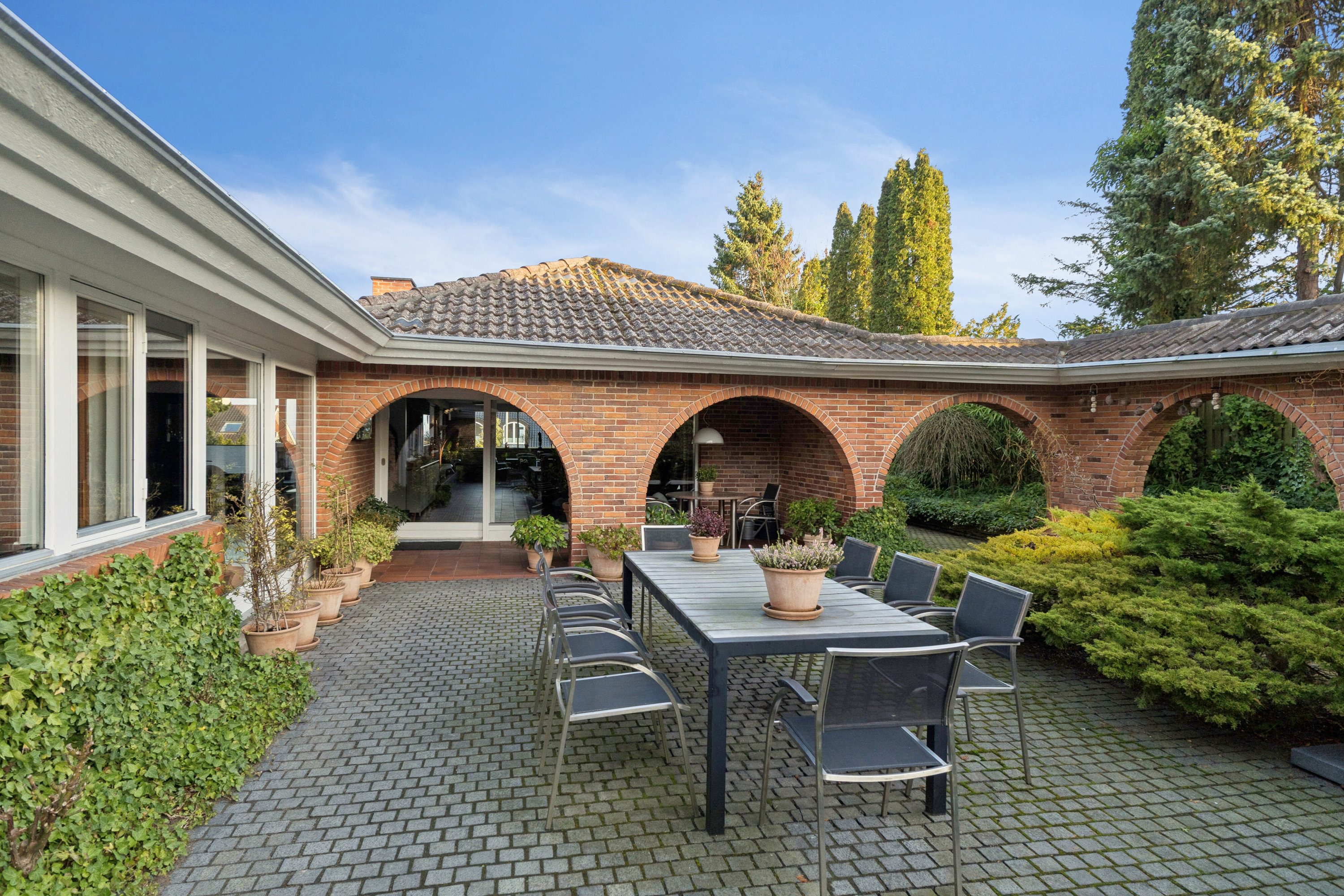 Fremhævet terrasse billede i fuldskærmstilstand. Billede af Rungsted Strandvej 81, 2960 Rungsted Kyst