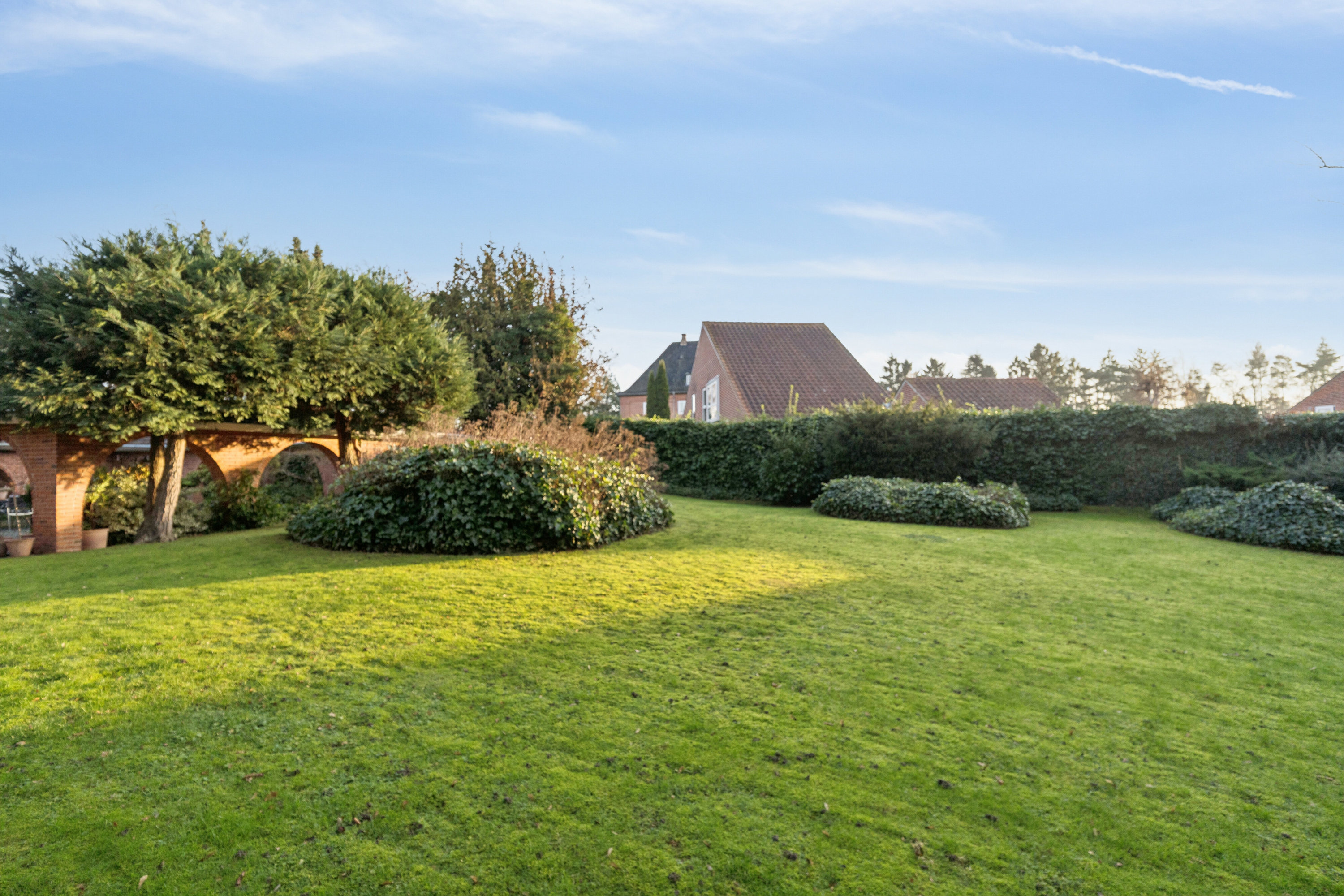 Fremhævet have billede i fuldskærmstilstand. Billede af Rungsted Strandvej 81, 2960 Rungsted Kyst