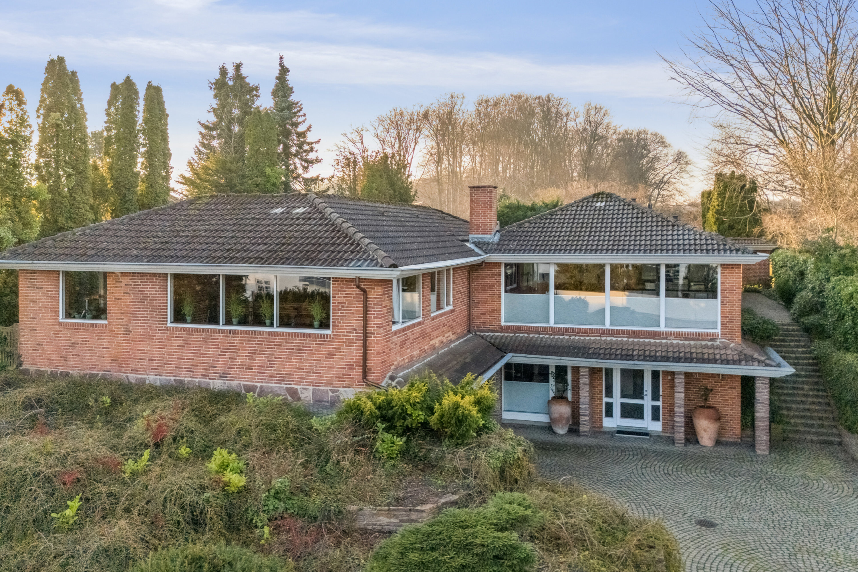 Fremhævet set fra haven billede i fuldskærmstilstand. Billede af Rungsted Strandvej 81, 2960 Rungsted Kyst