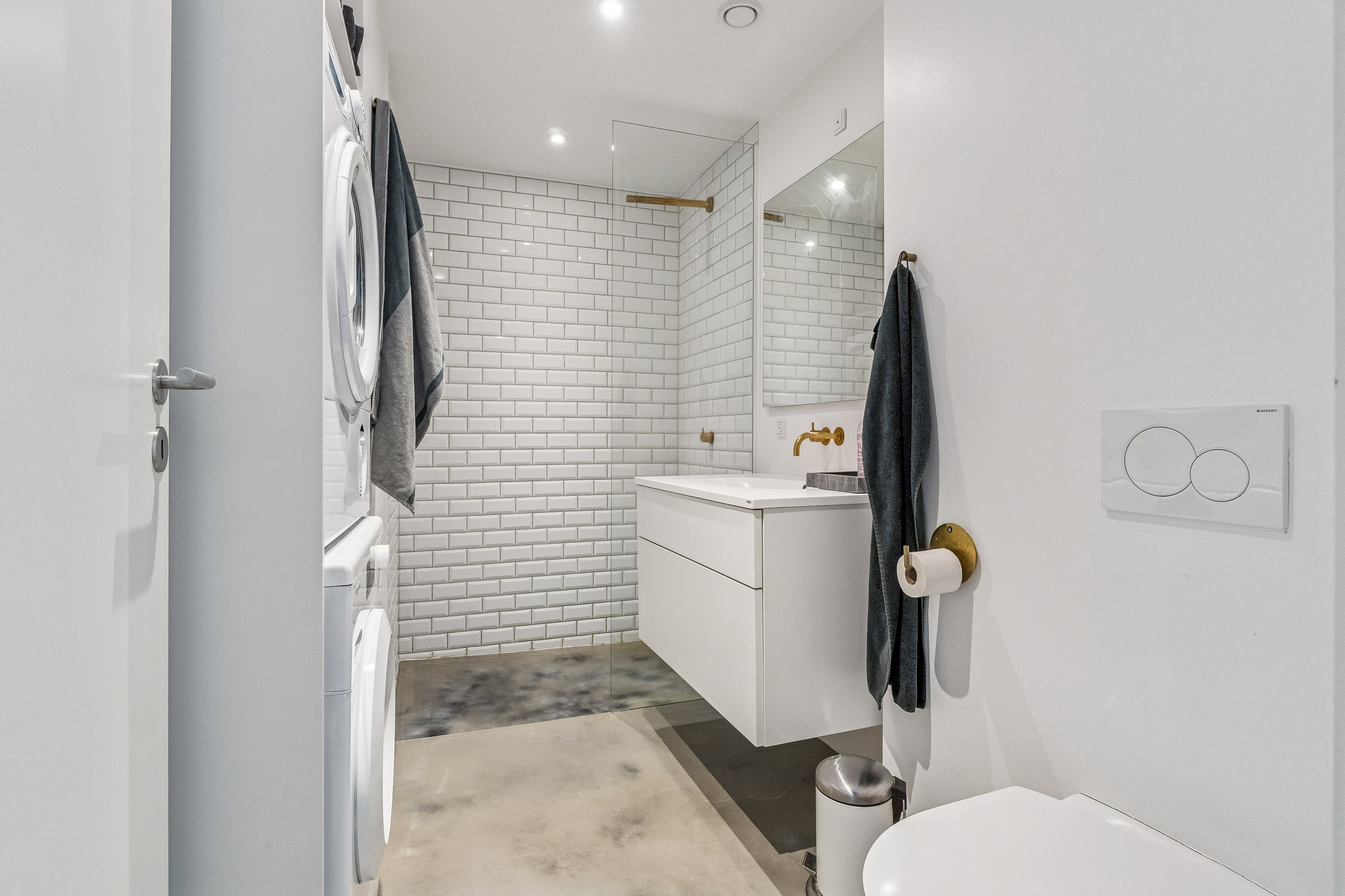 Fremhævet badeværelse billede i fuldskærmstilstand. Billede af Løngangstræde 21L, 1468 København K