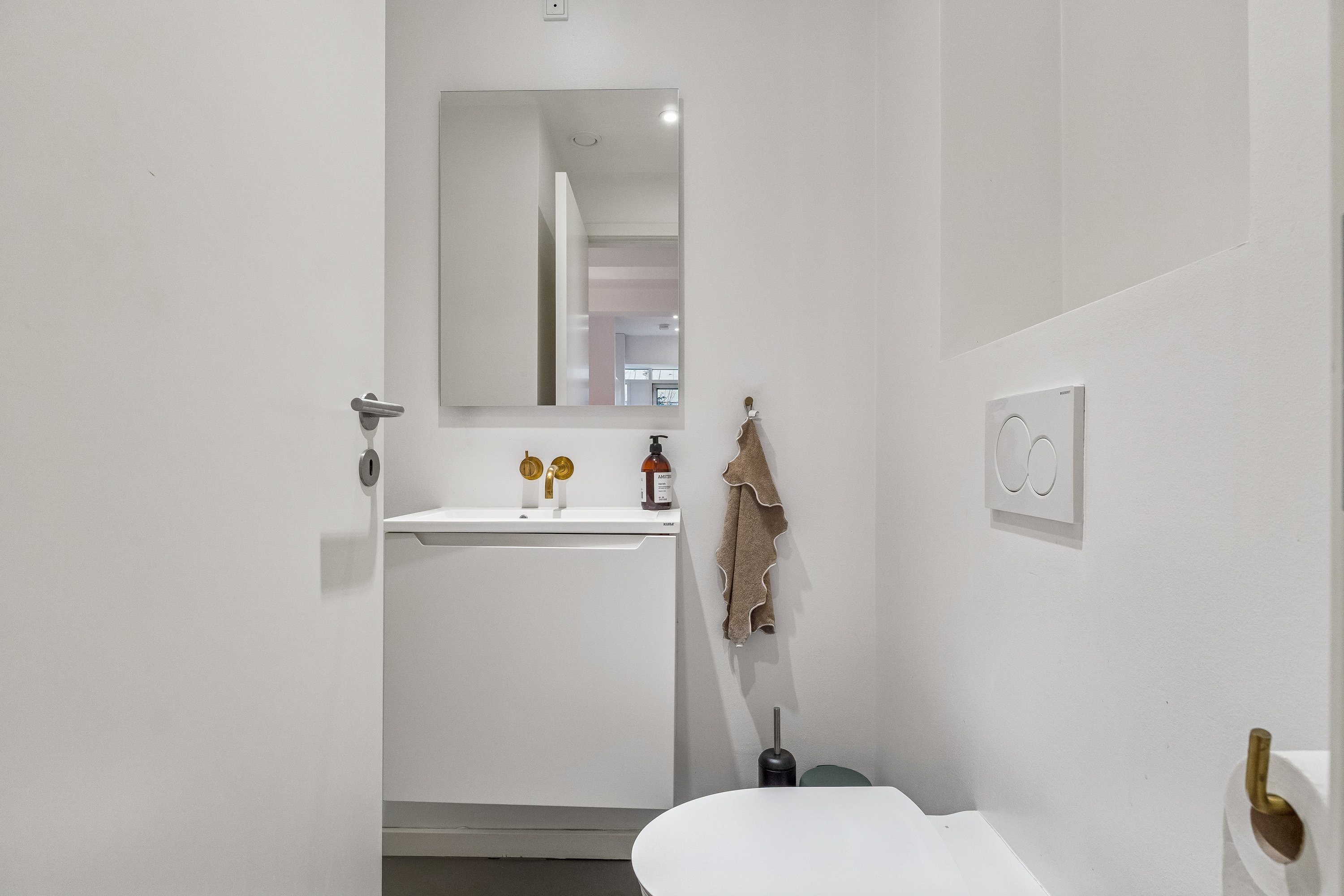 Fremhævet badeværelse billede i fuldskærmstilstand. Billede af Løngangstræde 21L, 1468 København K