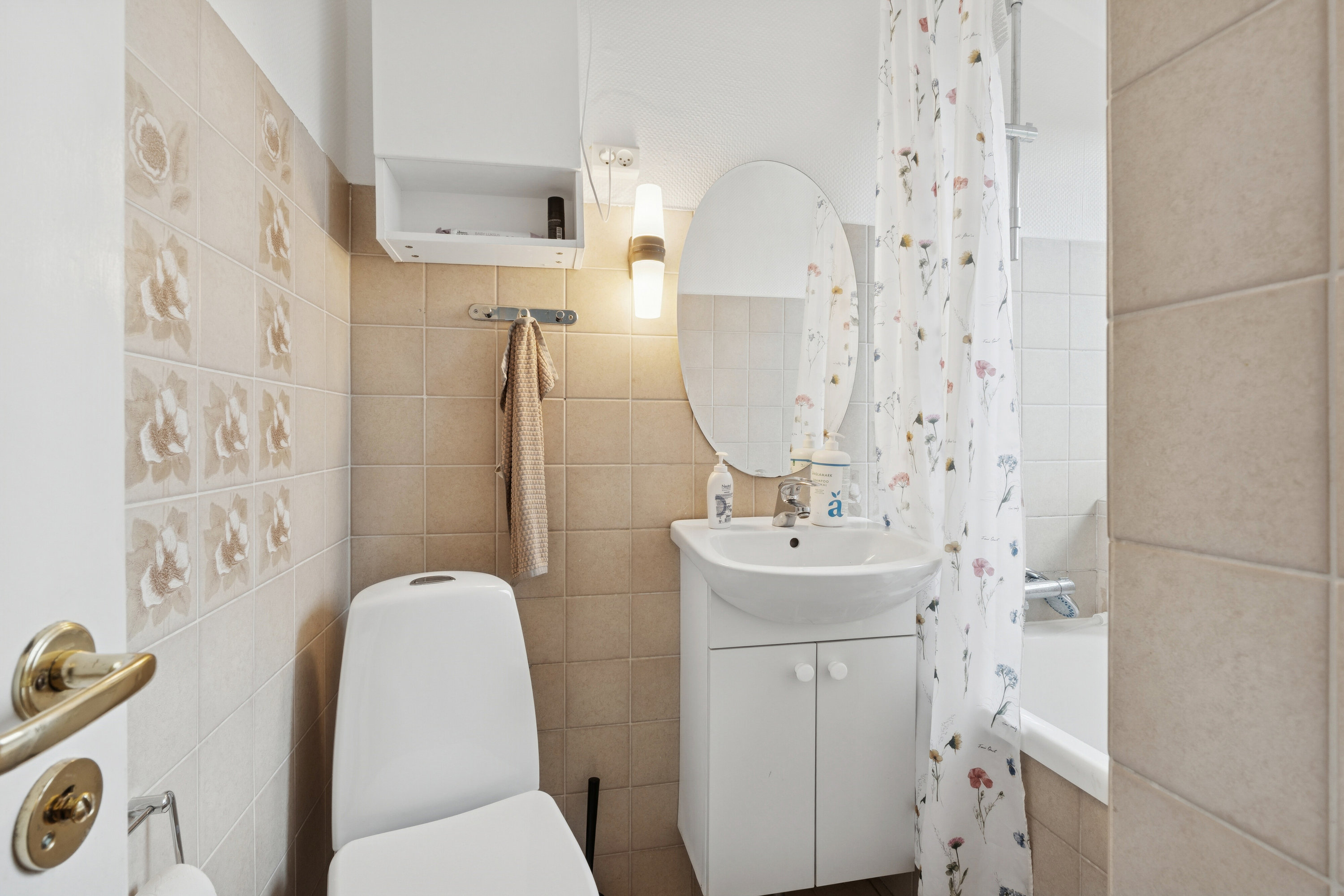 Fremhævet badeværelse billede i fuldskærmstilstand. Billede af Syrenvej 12B, 2970 Hørsholm