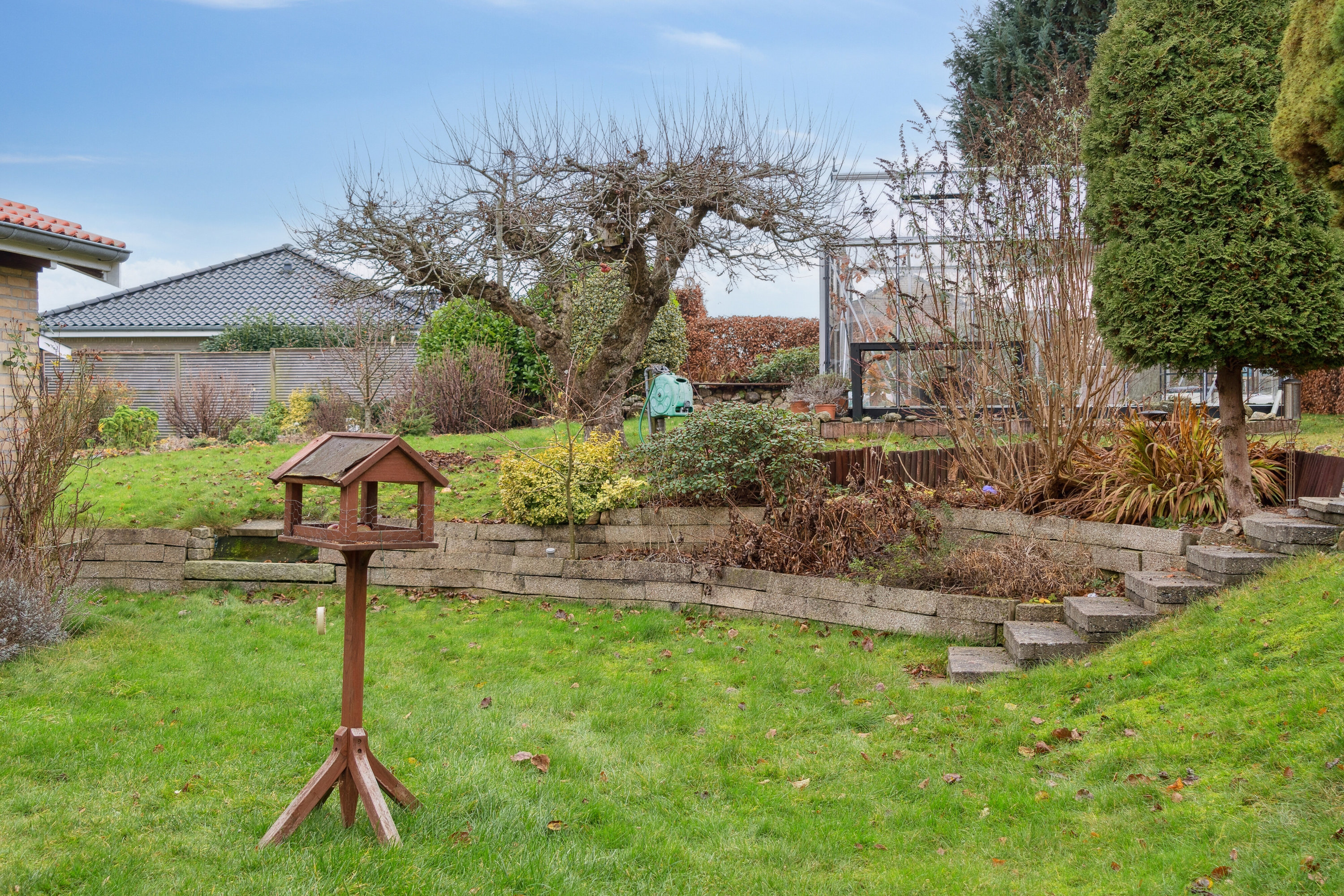 Fremhævet set fra haven billede i fuldskærmstilstand. Billede af Syrenvej 12B, 2970 Hørsholm