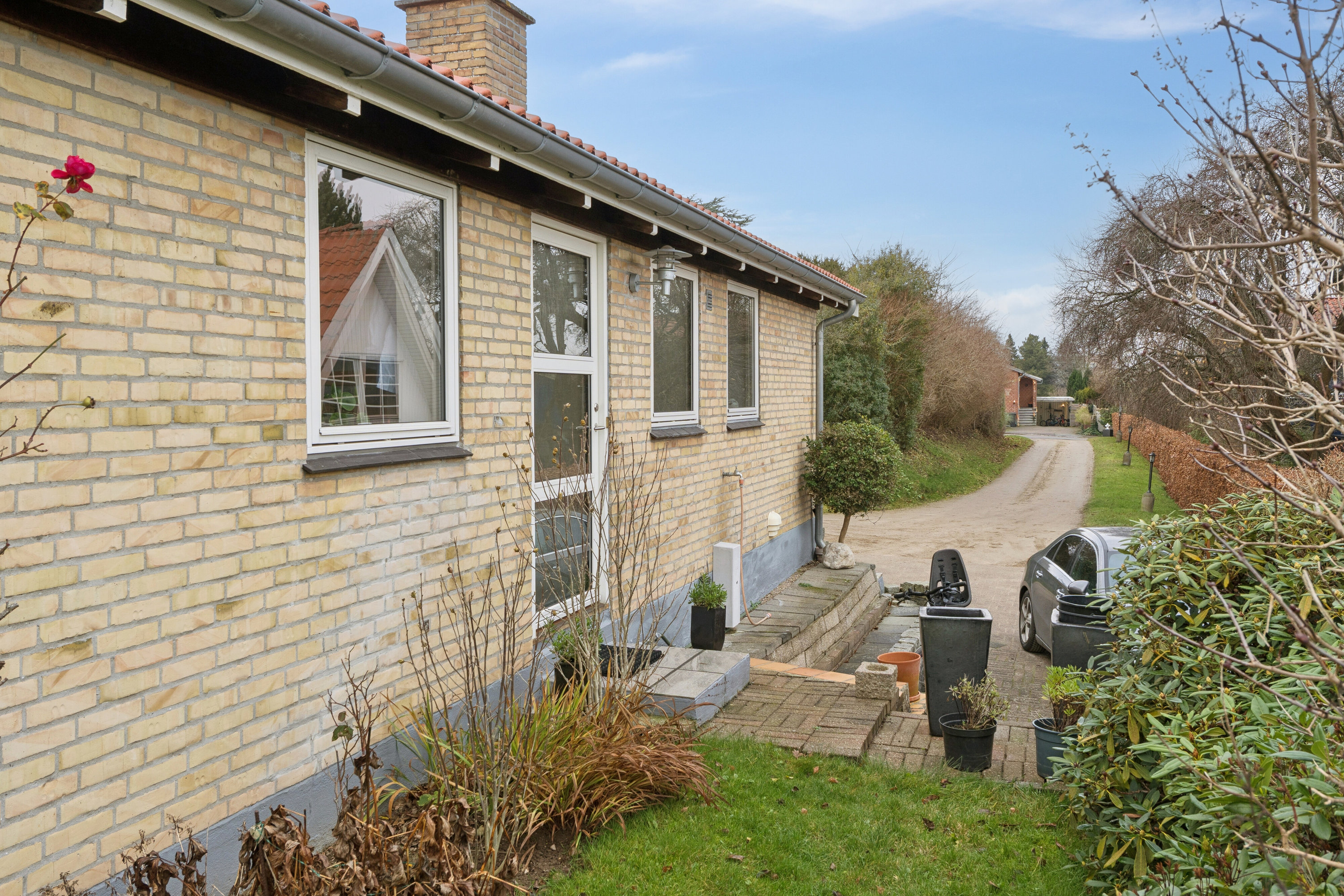 Fremhævet udendørs billede i fuldskærmstilstand. Billede af Syrenvej 12B, 2970 Hørsholm