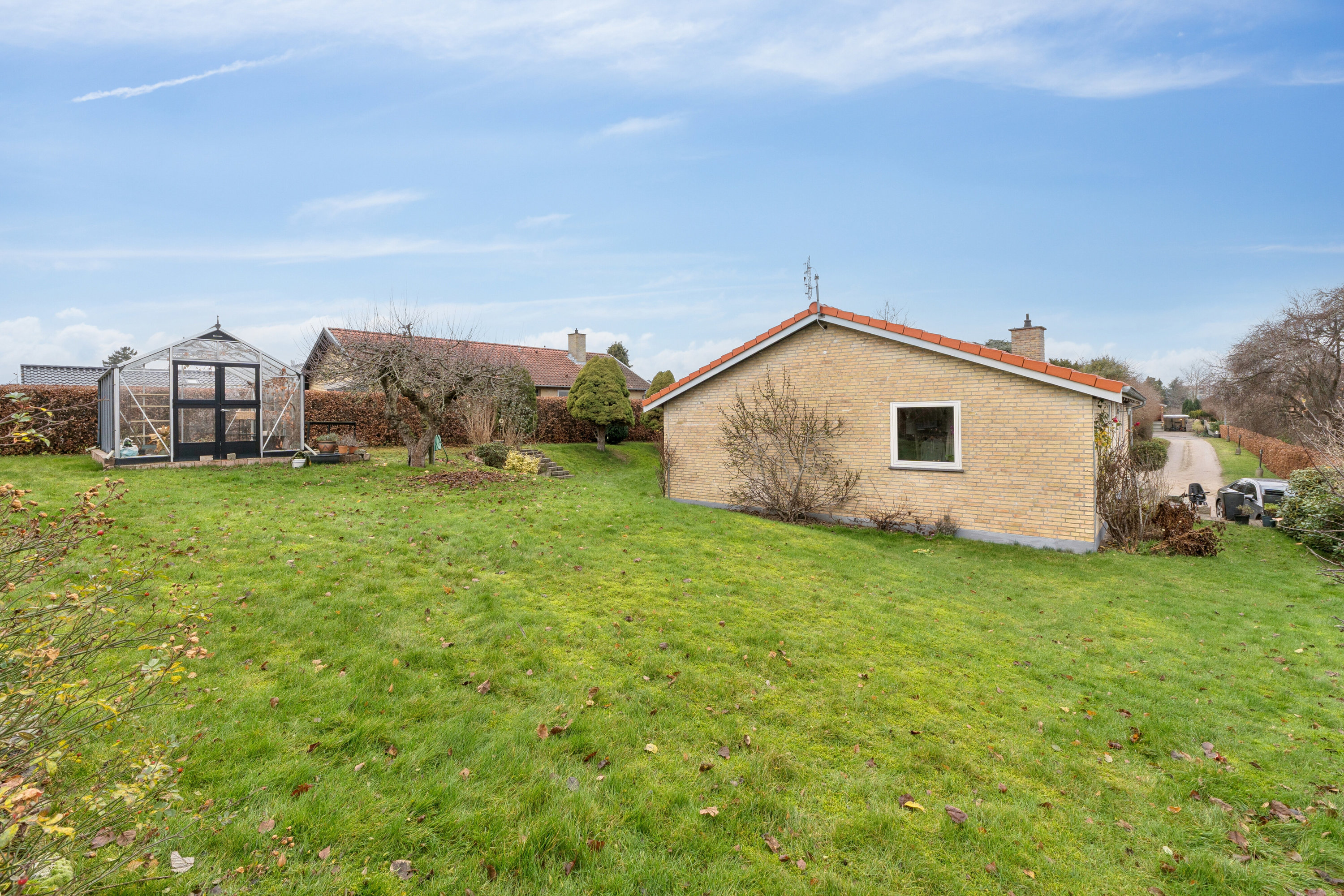 Fremhævet udendørs billede i fuldskærmstilstand. Billede af Syrenvej 12B, 2970 Hørsholm