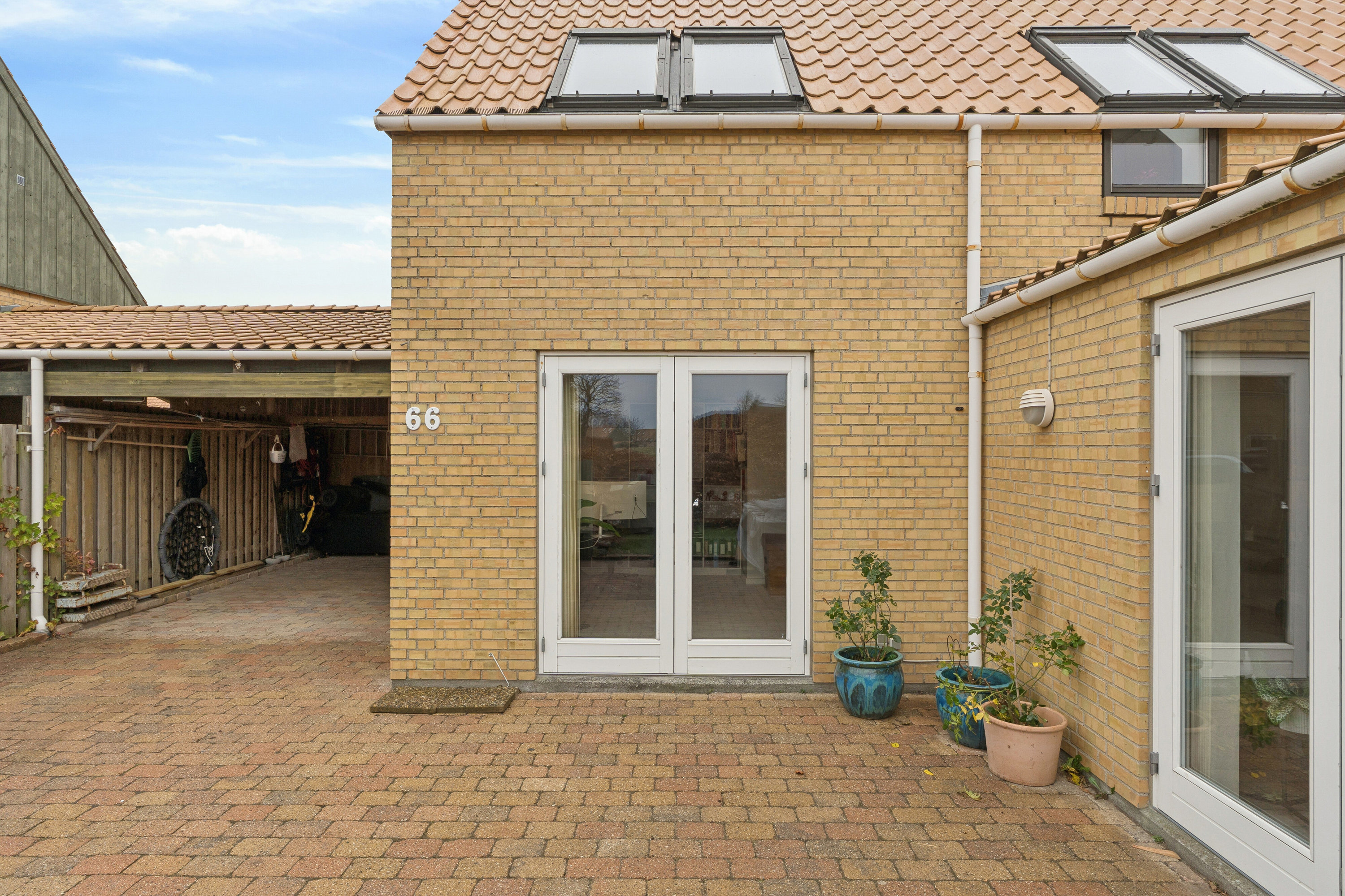 Miniaturebillede 1: udendørs. Billede af Mikkelborg Alle 66, 2970 Hørsholm