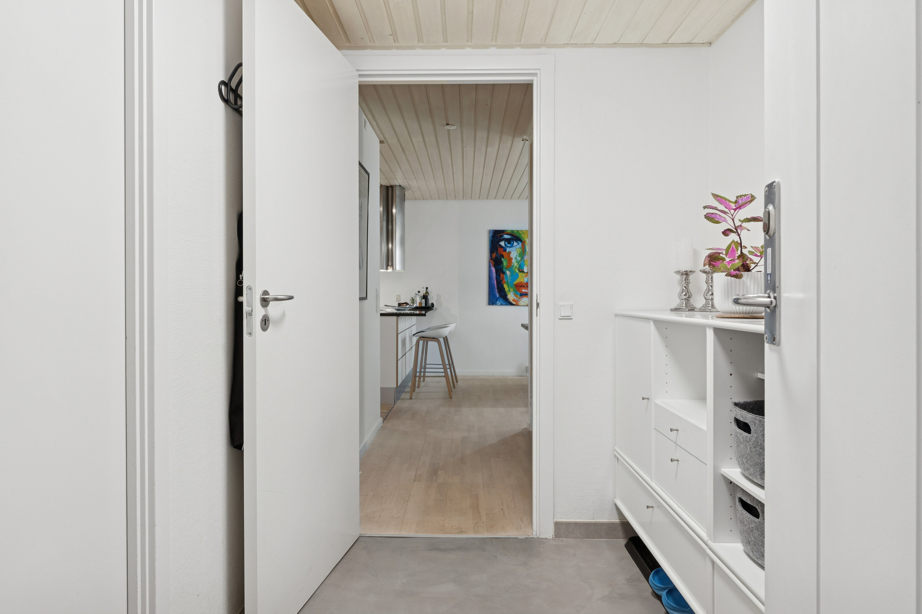 Fremhævet gang billede i fuldskærmstilstand. Billede af Mikkelborg Alle 66, 2970 Hørsholm