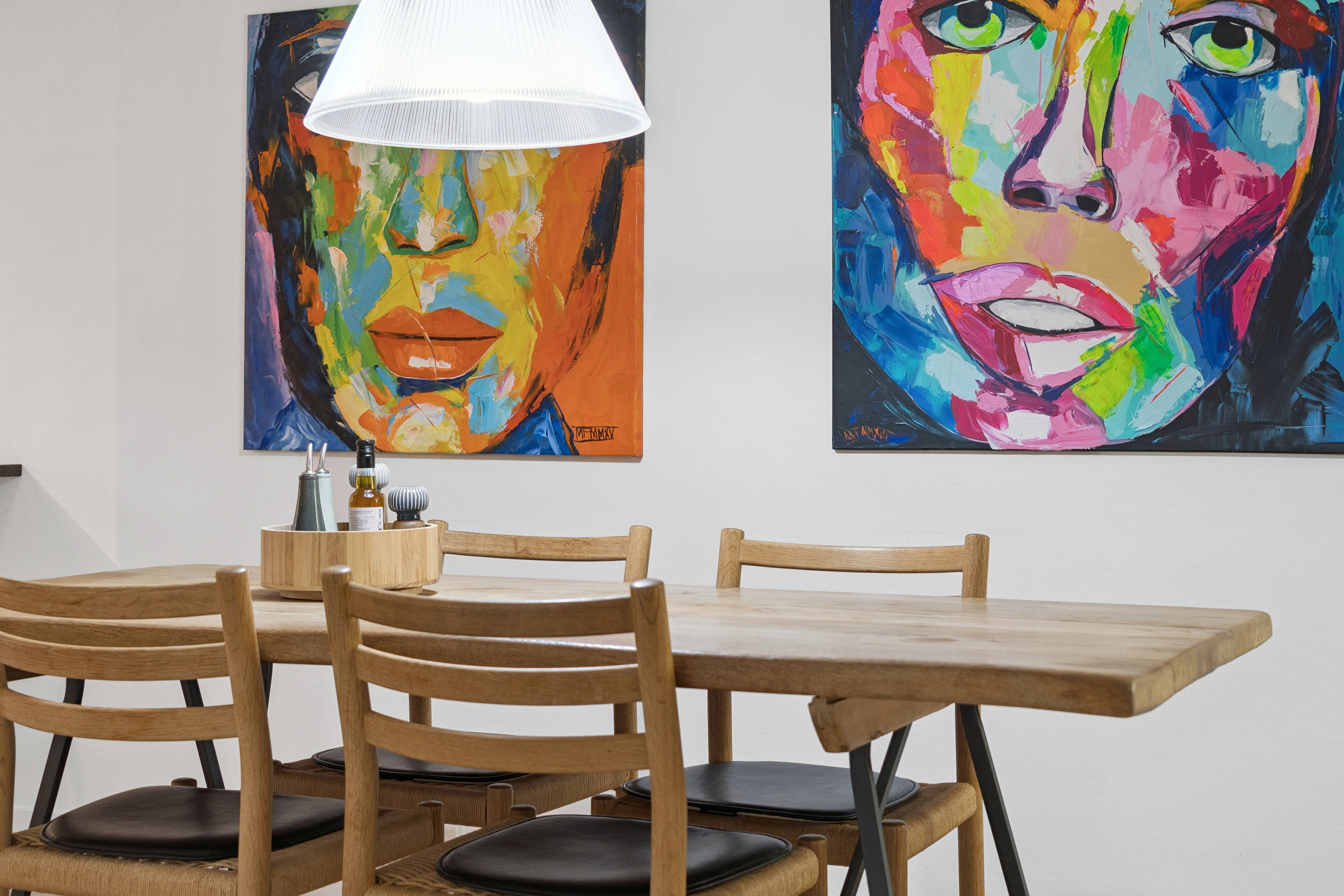 Fremhævet spisestue billede i fuldskærmstilstand. Billede af Mikkelborg Alle 66, 2970 Hørsholm