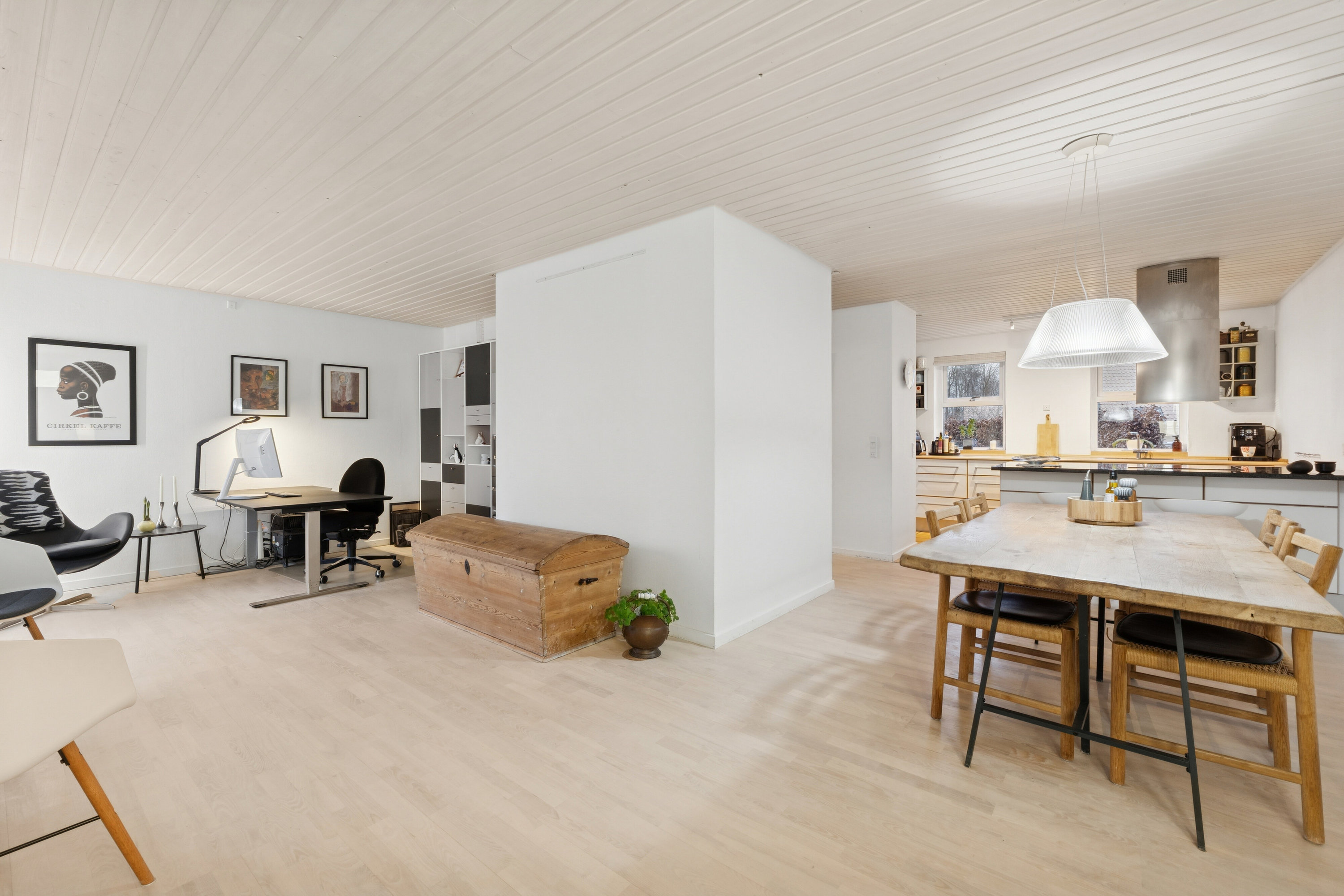 Fremhævet stue billede i fuldskærmstilstand. Billede af Mikkelborg Alle 66, 2970 Hørsholm