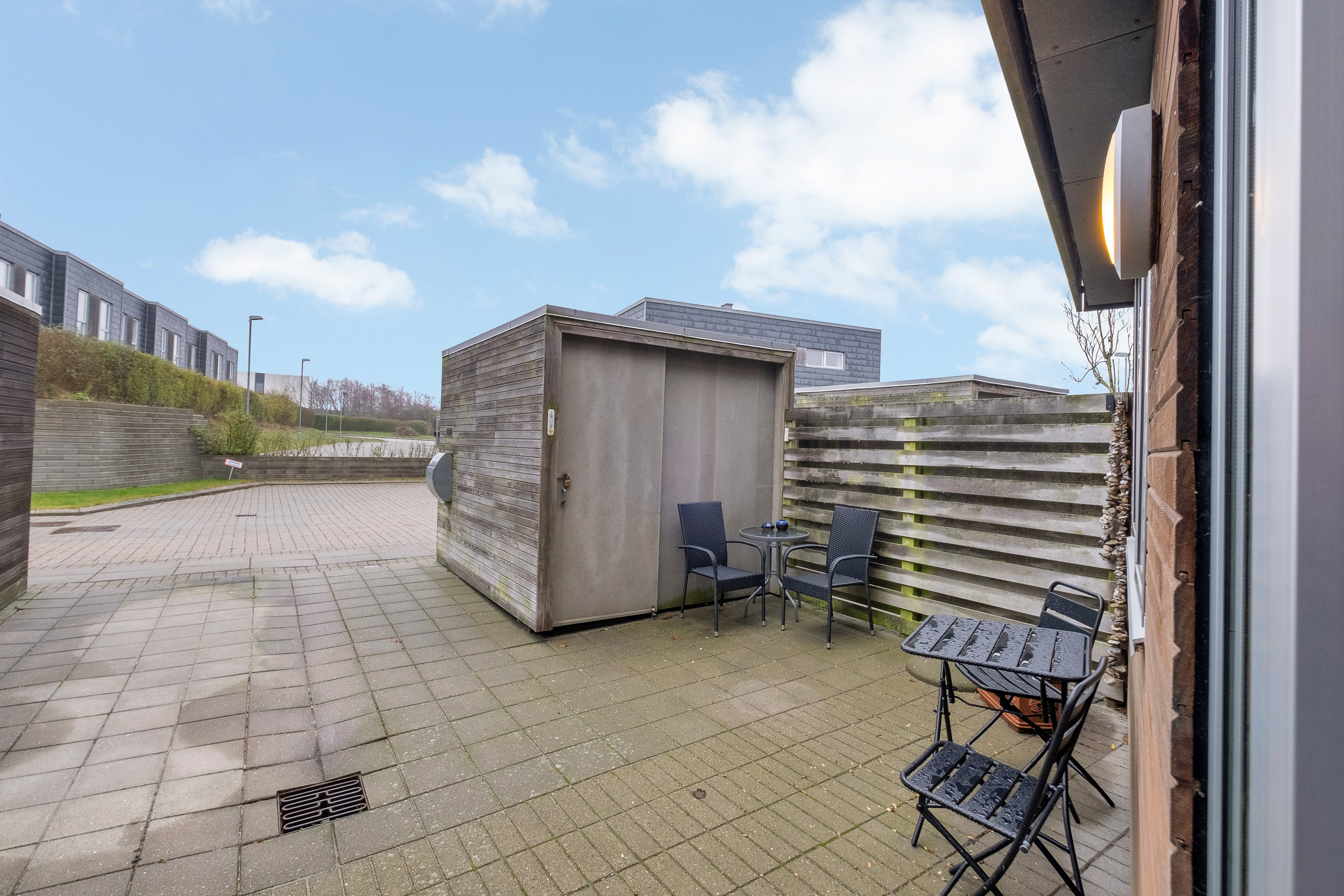 Fremhævet terrasse billede i fuldskærmstilstand. Billede af Egå Engvej 160, 8250 Egå